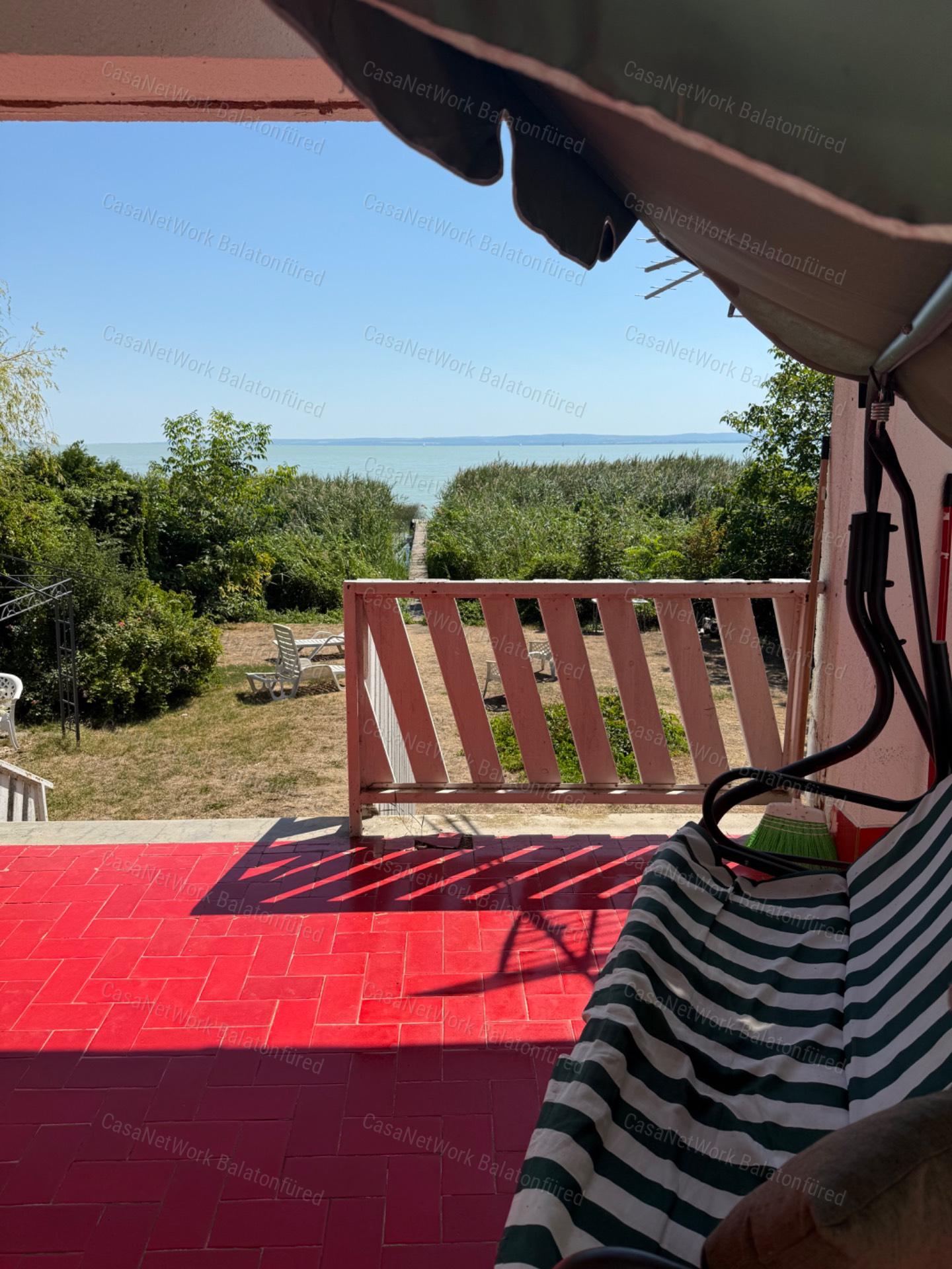 Saját stég, saját Balaton – vízparti családi ház Balatonszepezden