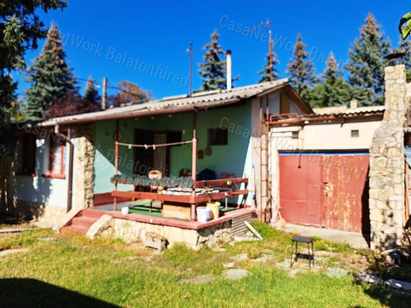 Vízközeli, zöldövezeti-eladó NYARALÓ BALATONFÖLDVÁRON