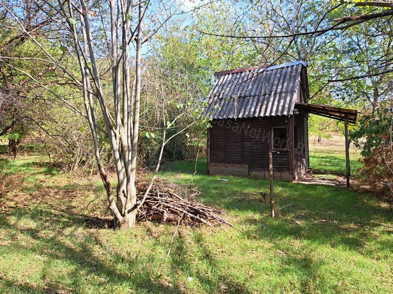 Pincesor közelében - eladó ZÁRTKERT BALATONFŐKAJÁRON