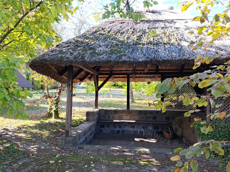 Szuper panorámás, exkluzív lokációban - eladó NYARALÓ TIHANYBAN