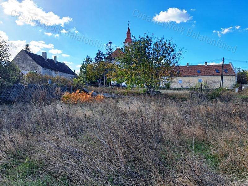 Falu szélén tájpanorámás- eladó ÉPÍTÉSI TELEK BARNAGON