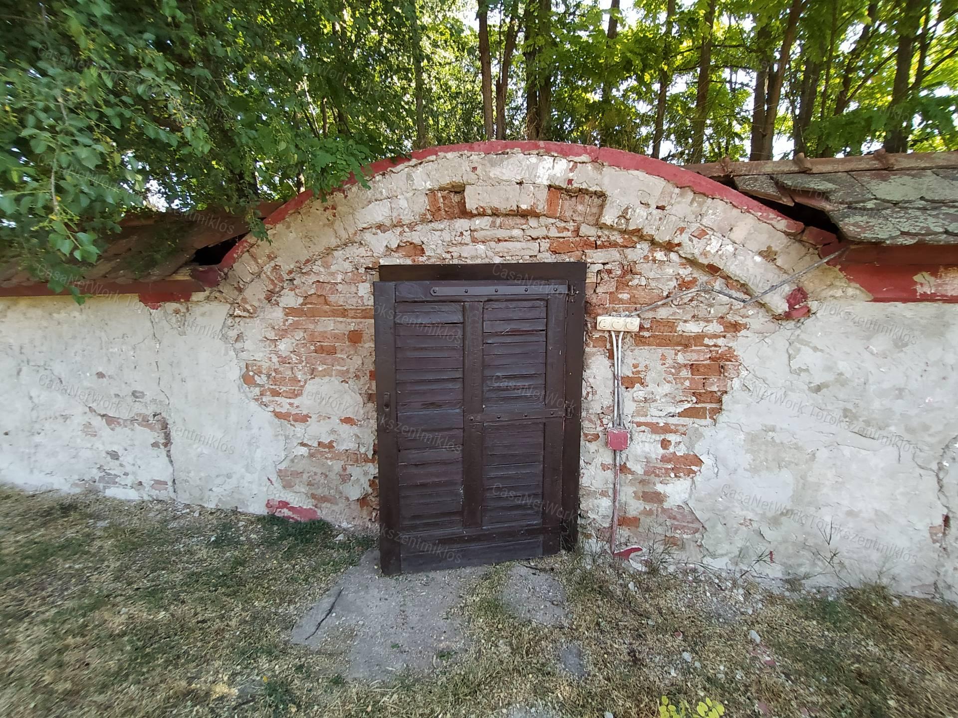 Eladó családi birtok Túrkeve határában!