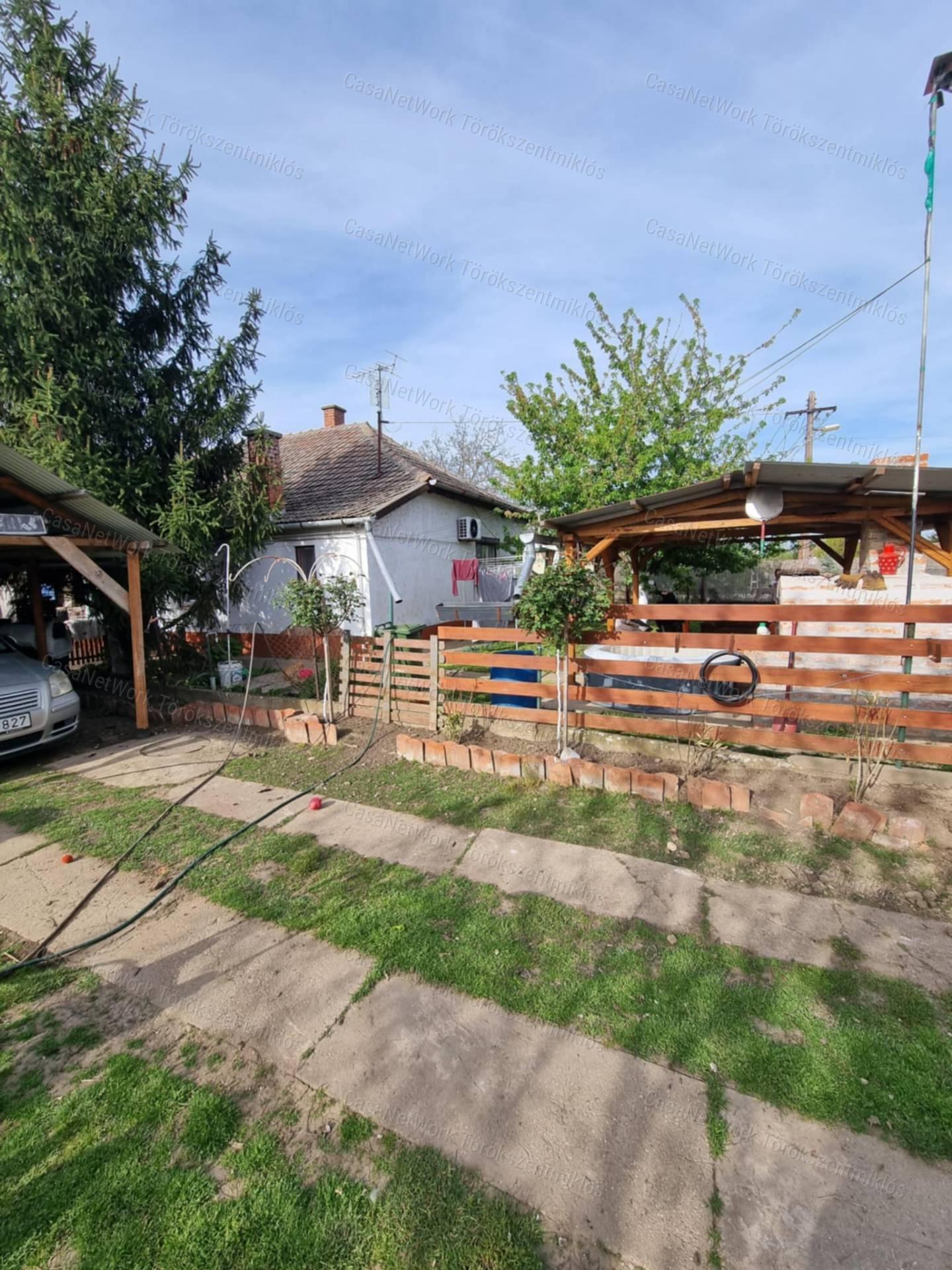 Eladó családi ház Tiszaroffon!
