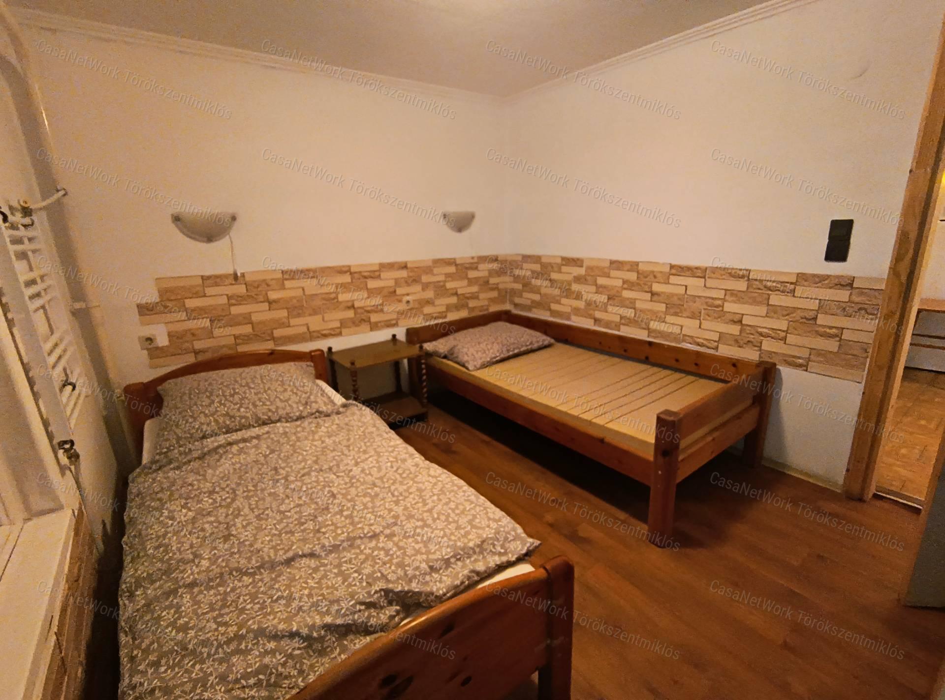 Eladó panzió Törökszentmiklós központjában!