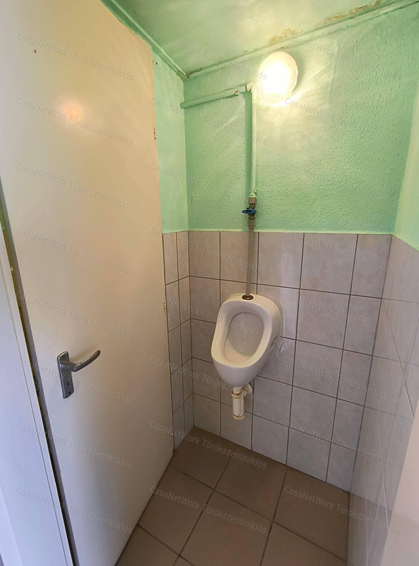 Eladó üzletheliység Törökszentmiklós-Óballán!