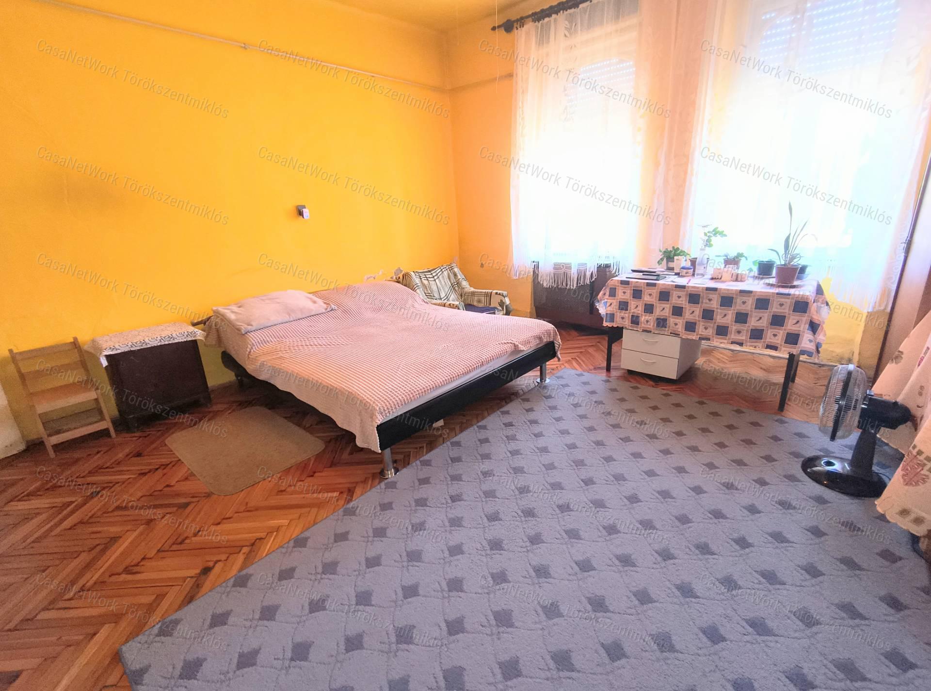 Eladó családi ház Törökszentmiklóson a városközpontban!