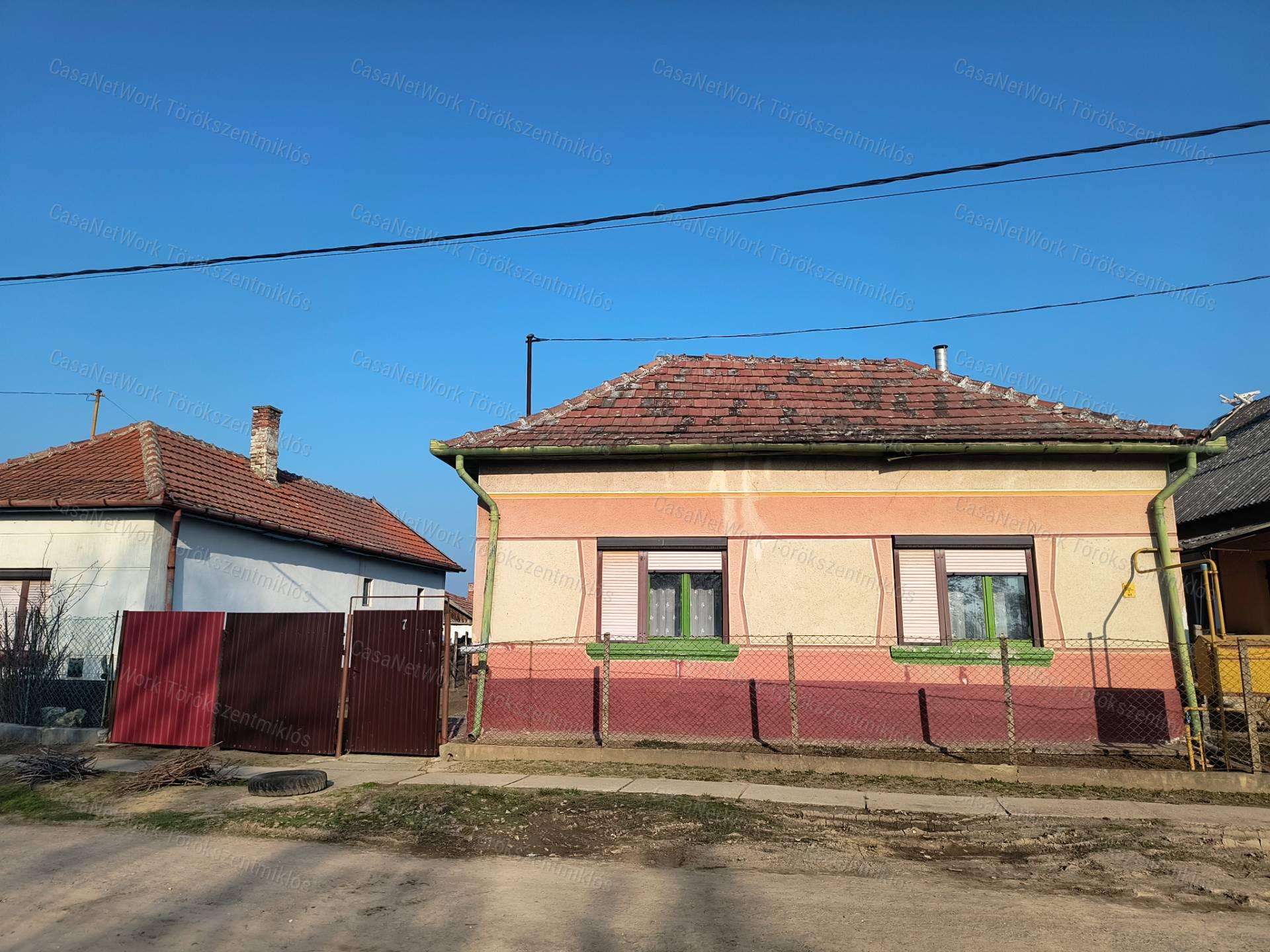 Eladó családi ház Tiszapüspökiben!