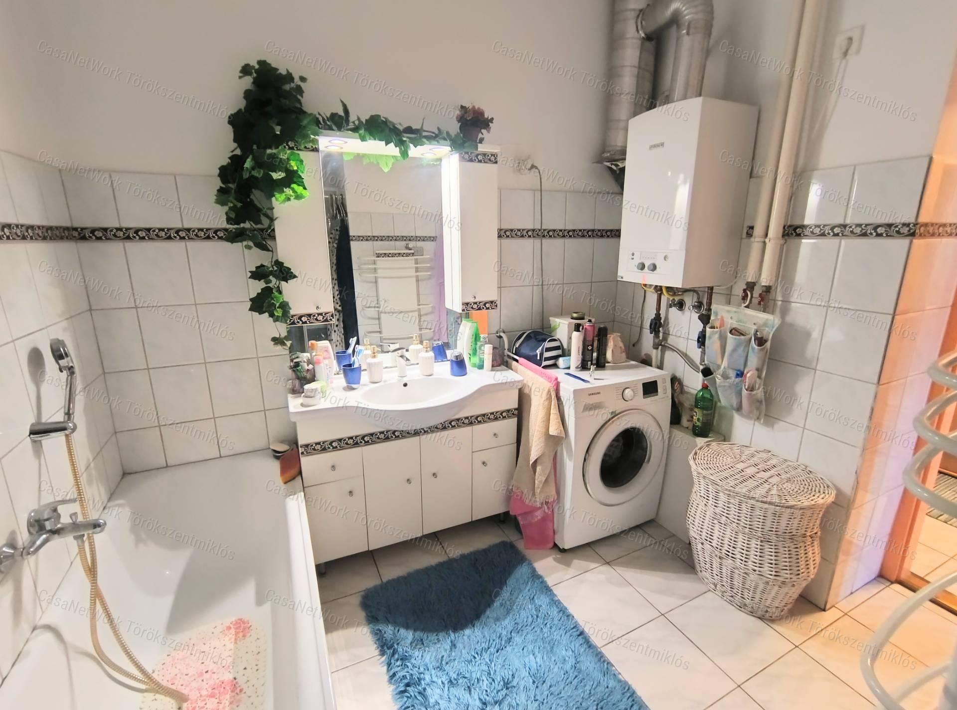Eladó családi ház Törökszentmiklóson az Alvégen!