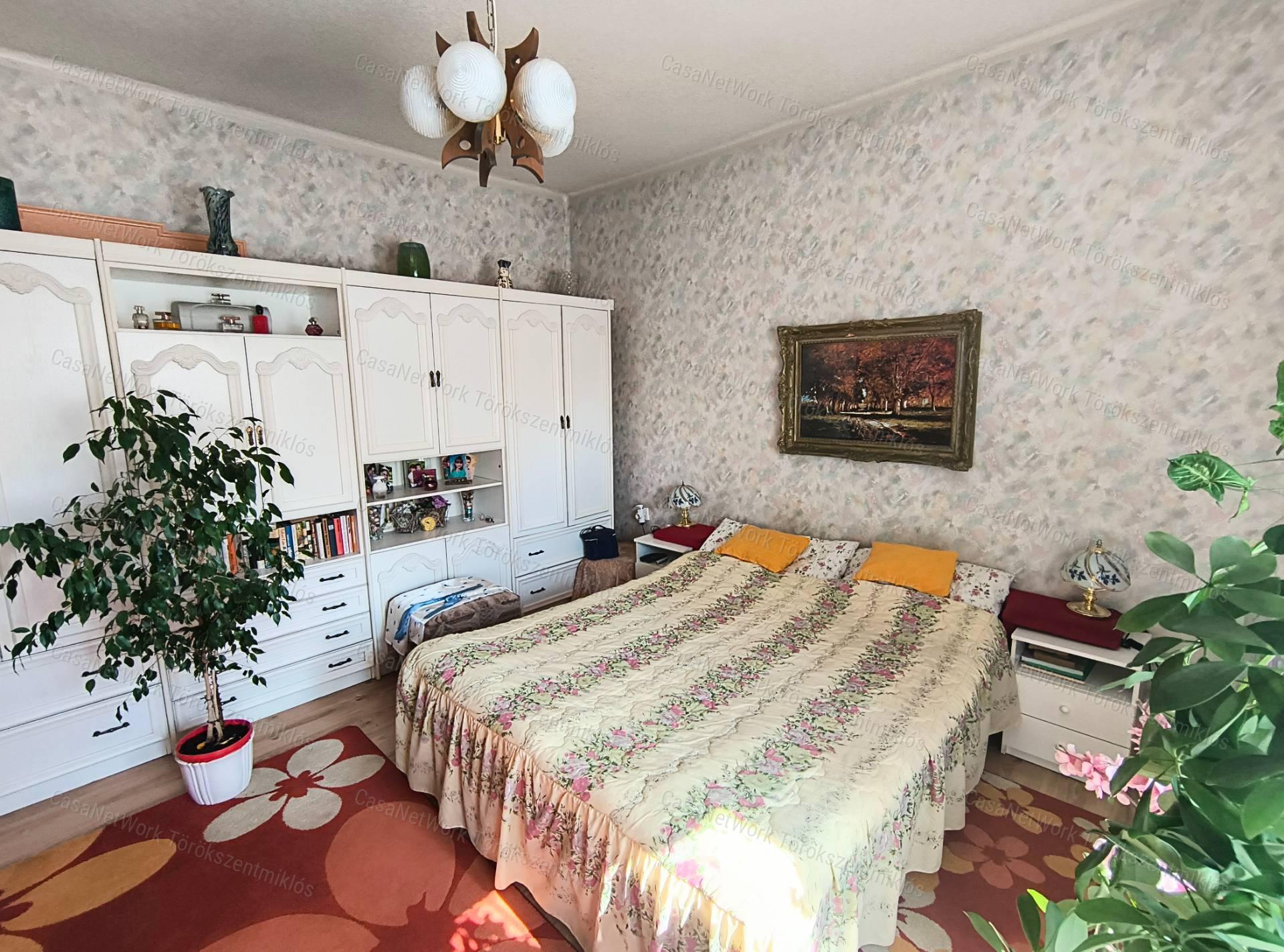 Eladó családi ház Törökszentmiklóson az Alvégen!