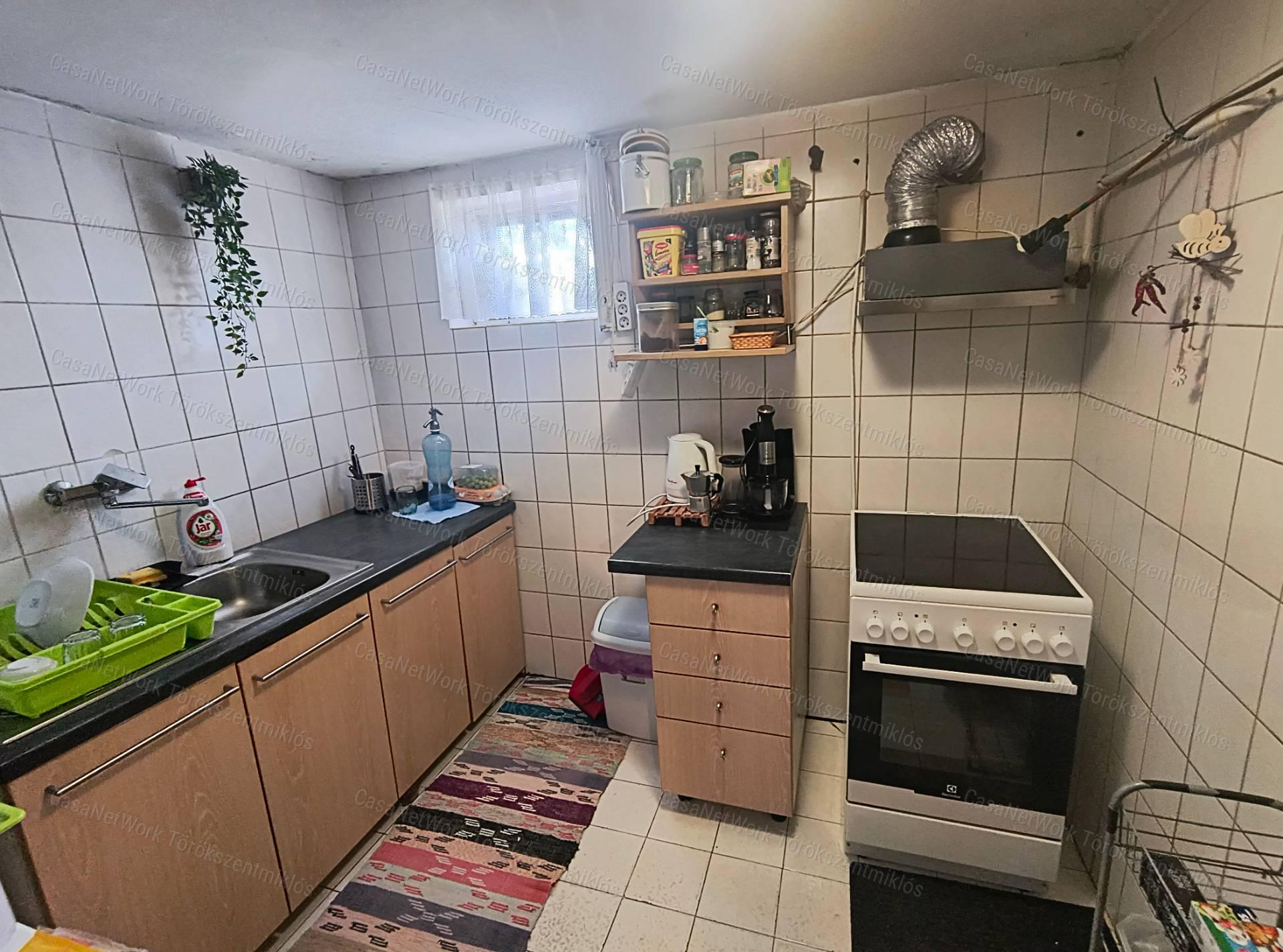 Eladó családi ház Törökszentmiklóson az Alvégen!