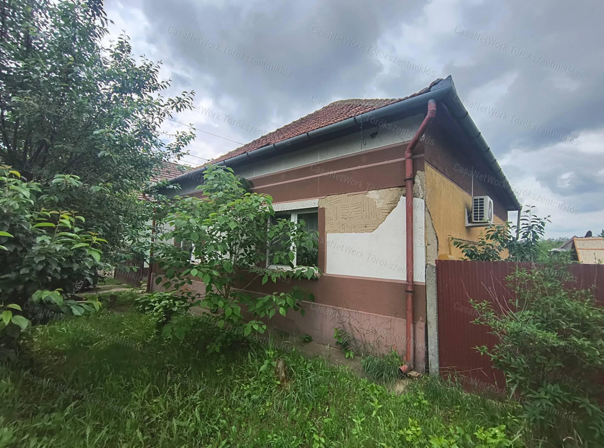 Eladó családi ház Törökszentmiklóson az Alvégen!