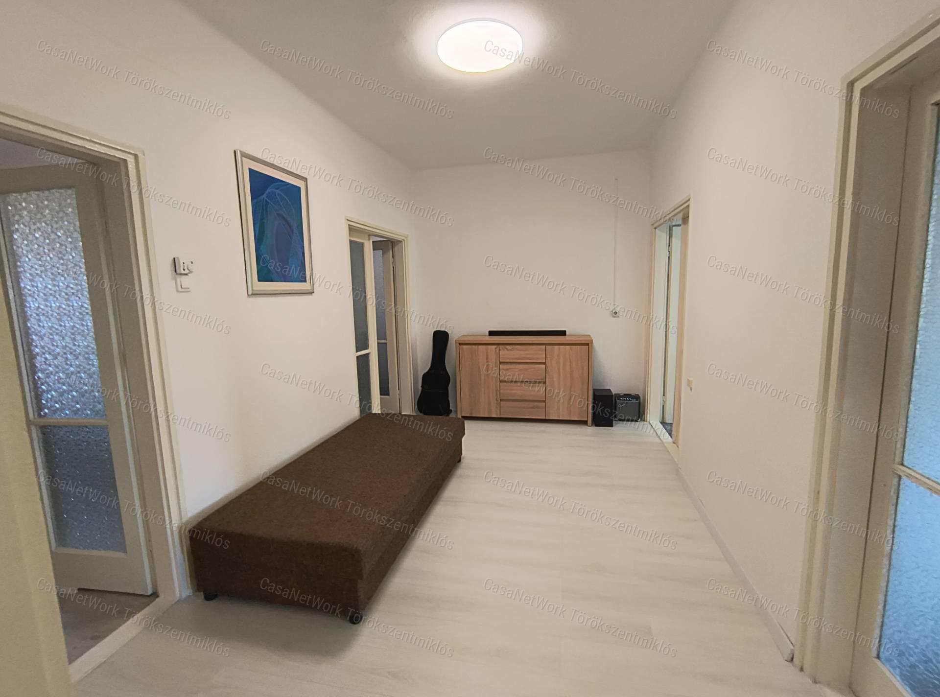 Eladó családi ház Törökszentmiklóson aG-faluban!