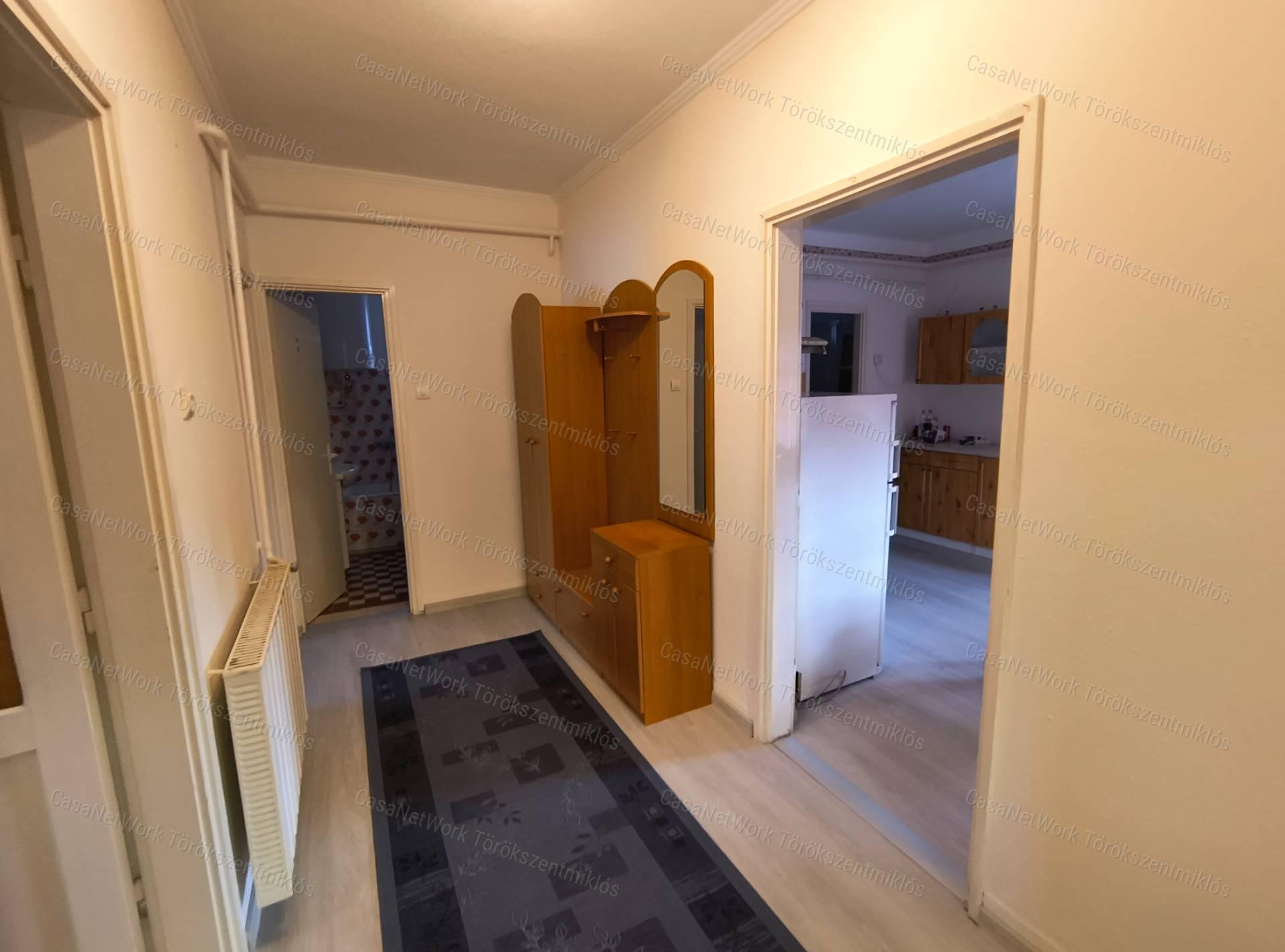 Eladó családi ház Törökszentmiklóson a G- faluban!