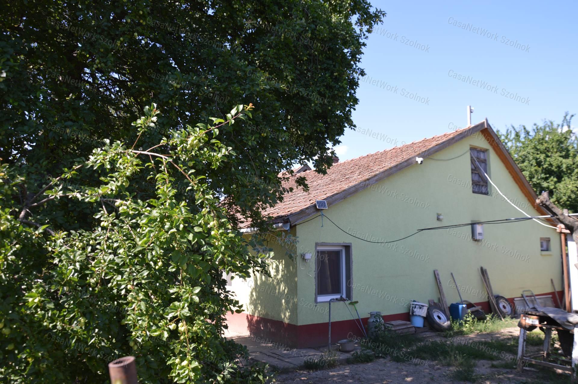 Eladó családi ház Tiszaroffon