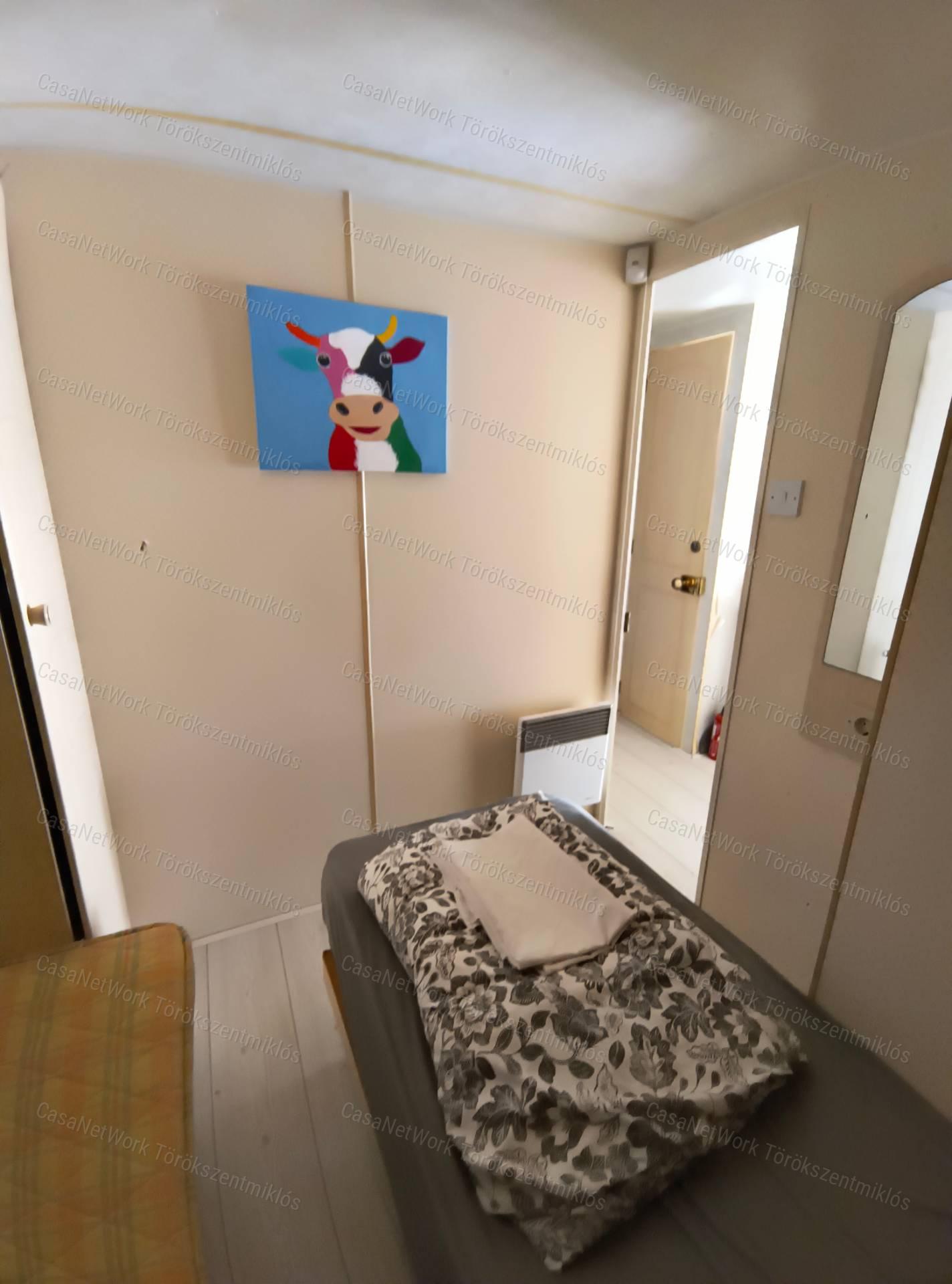 Eladó vízparti horgásztanya szakállas Alsóréti holt Tiszán!
