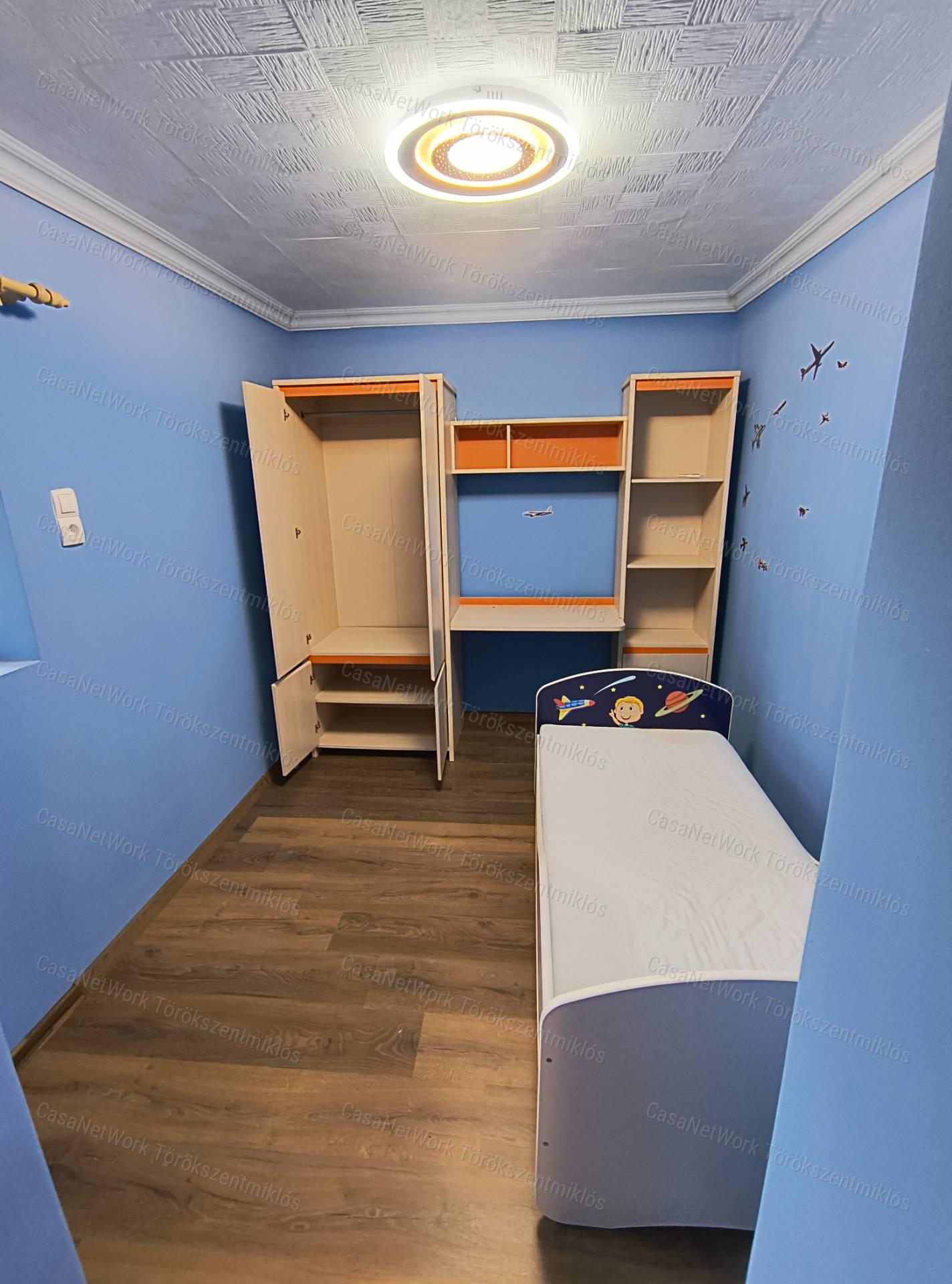 Eladó családi ház Fegyverneken!