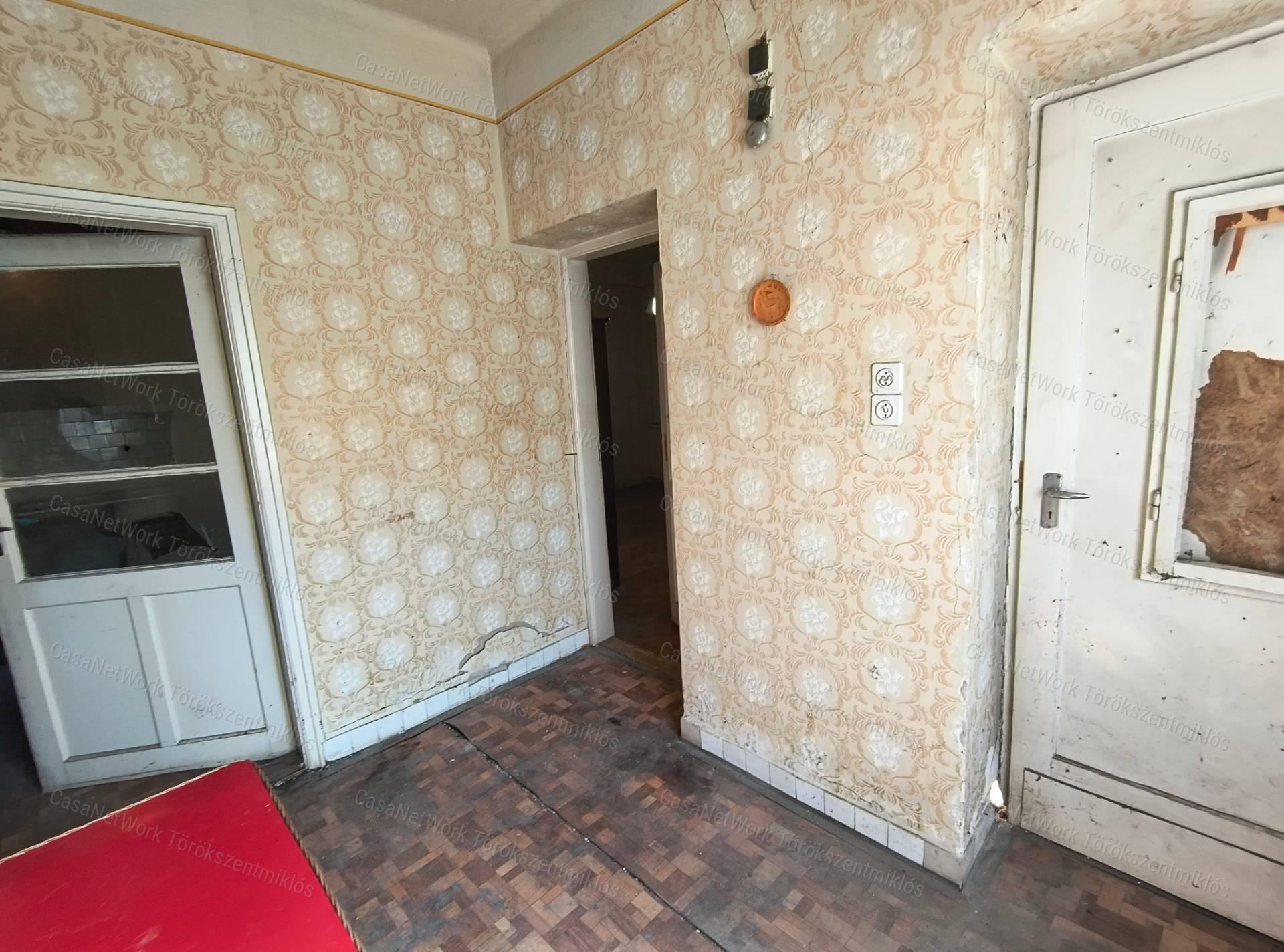 Eladó családi ház törökszentmiklóson!