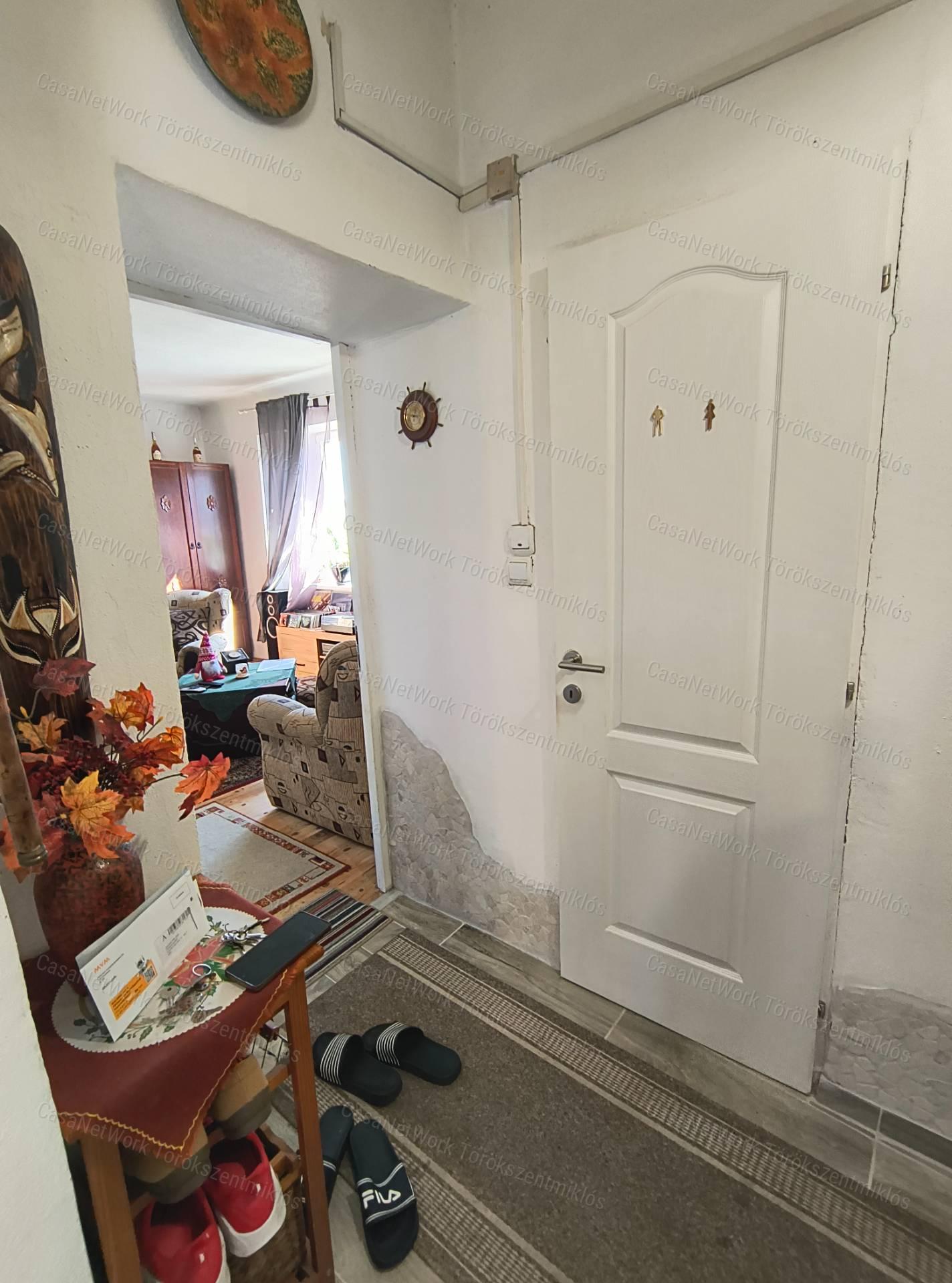 Eladó lakás Törökszentmiklós központjában!