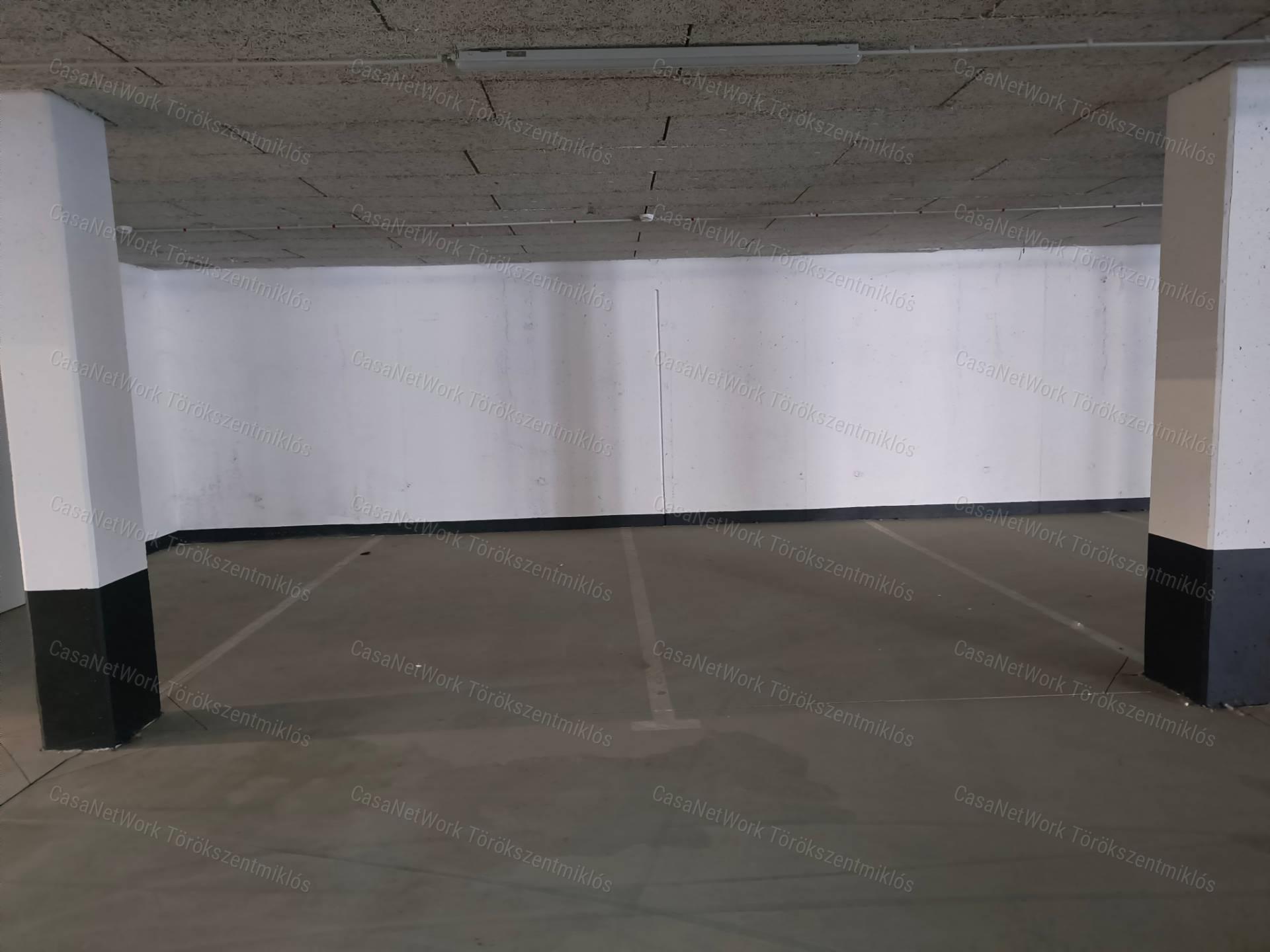 Eladó új építésű garázsok Törökszentmiklós központjában!