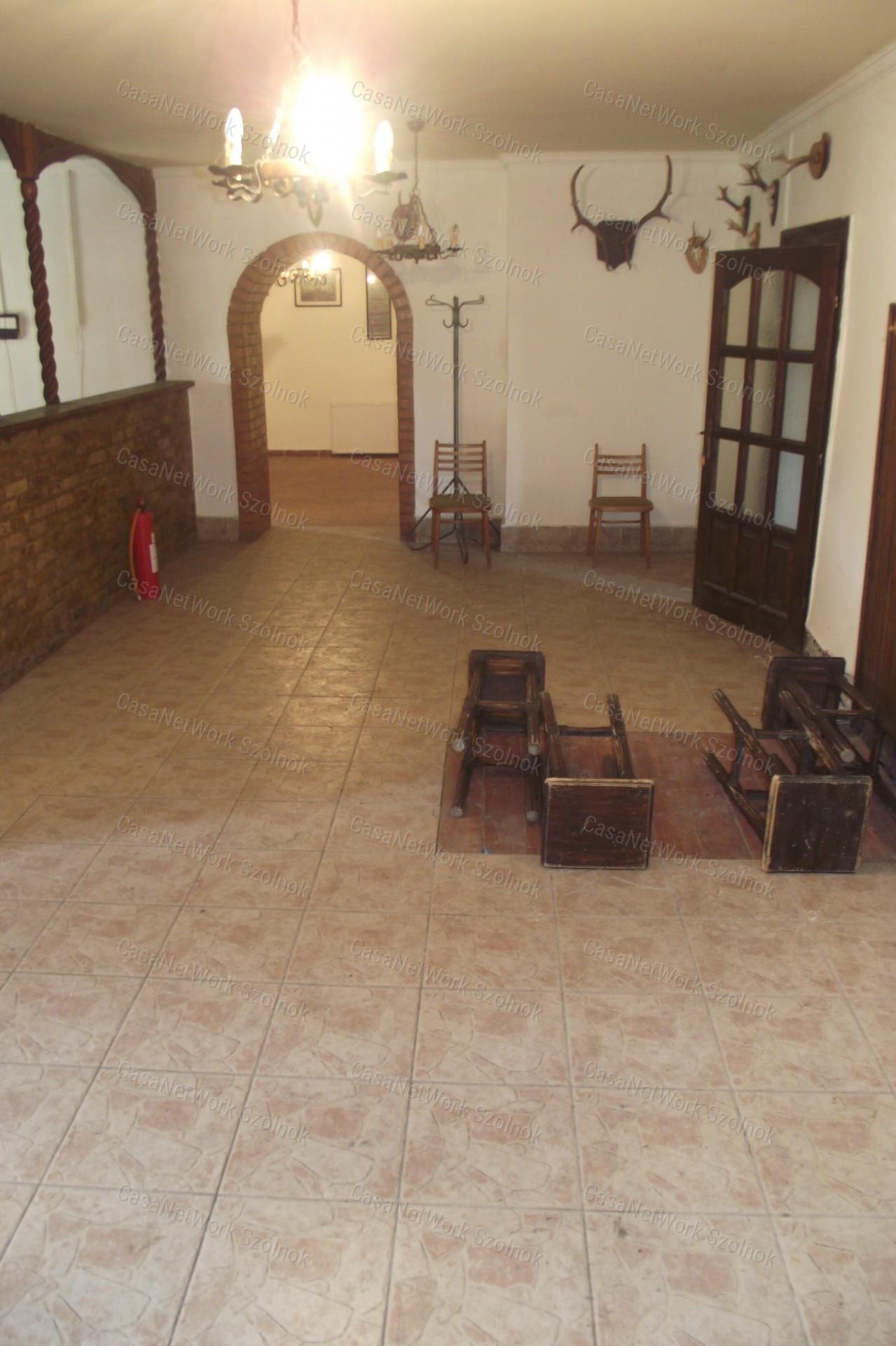 Eladó családi ház Tiszaroff központjában!