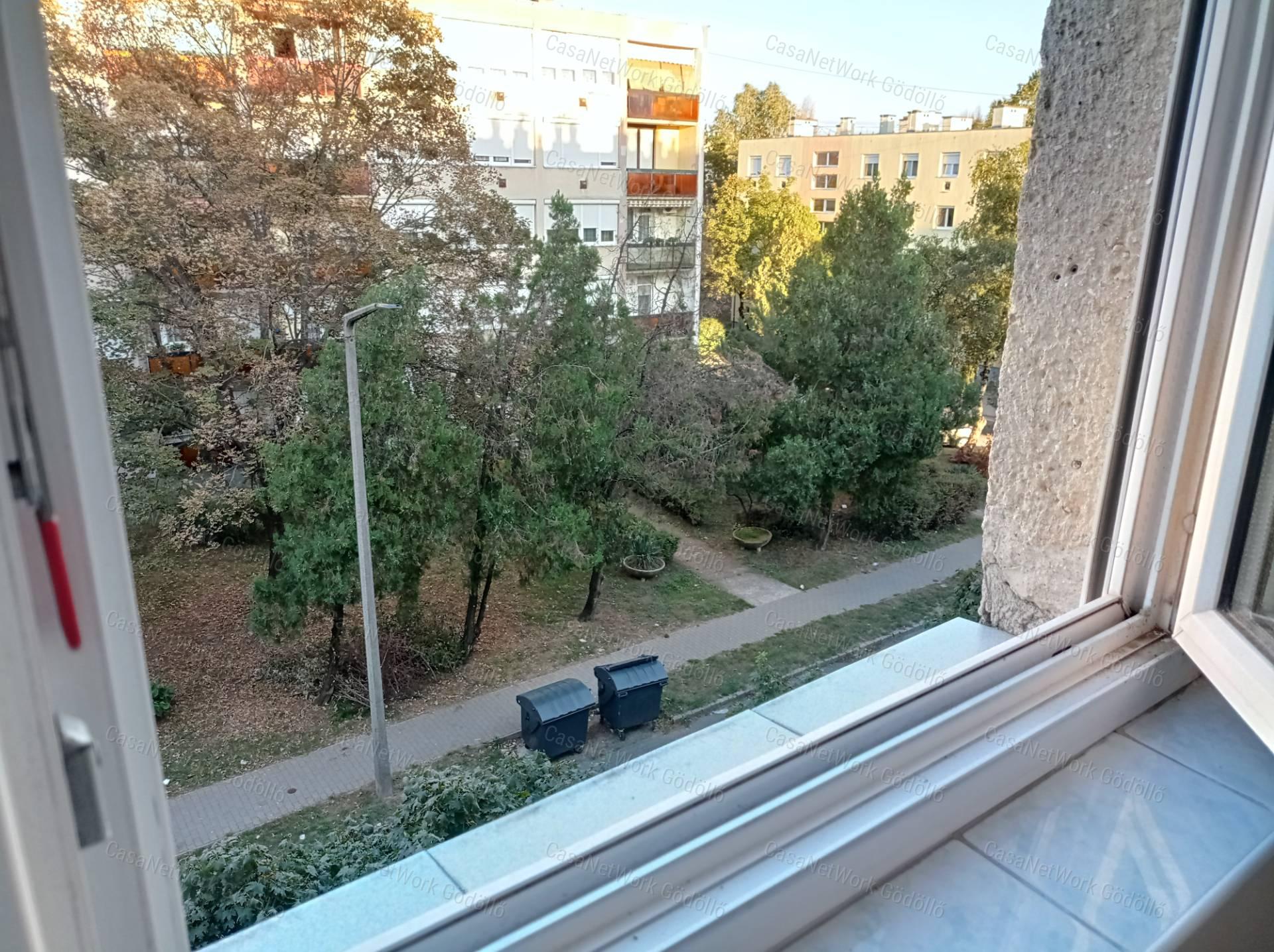 Belvárosi, csendes lakás hosszútávra kiadó