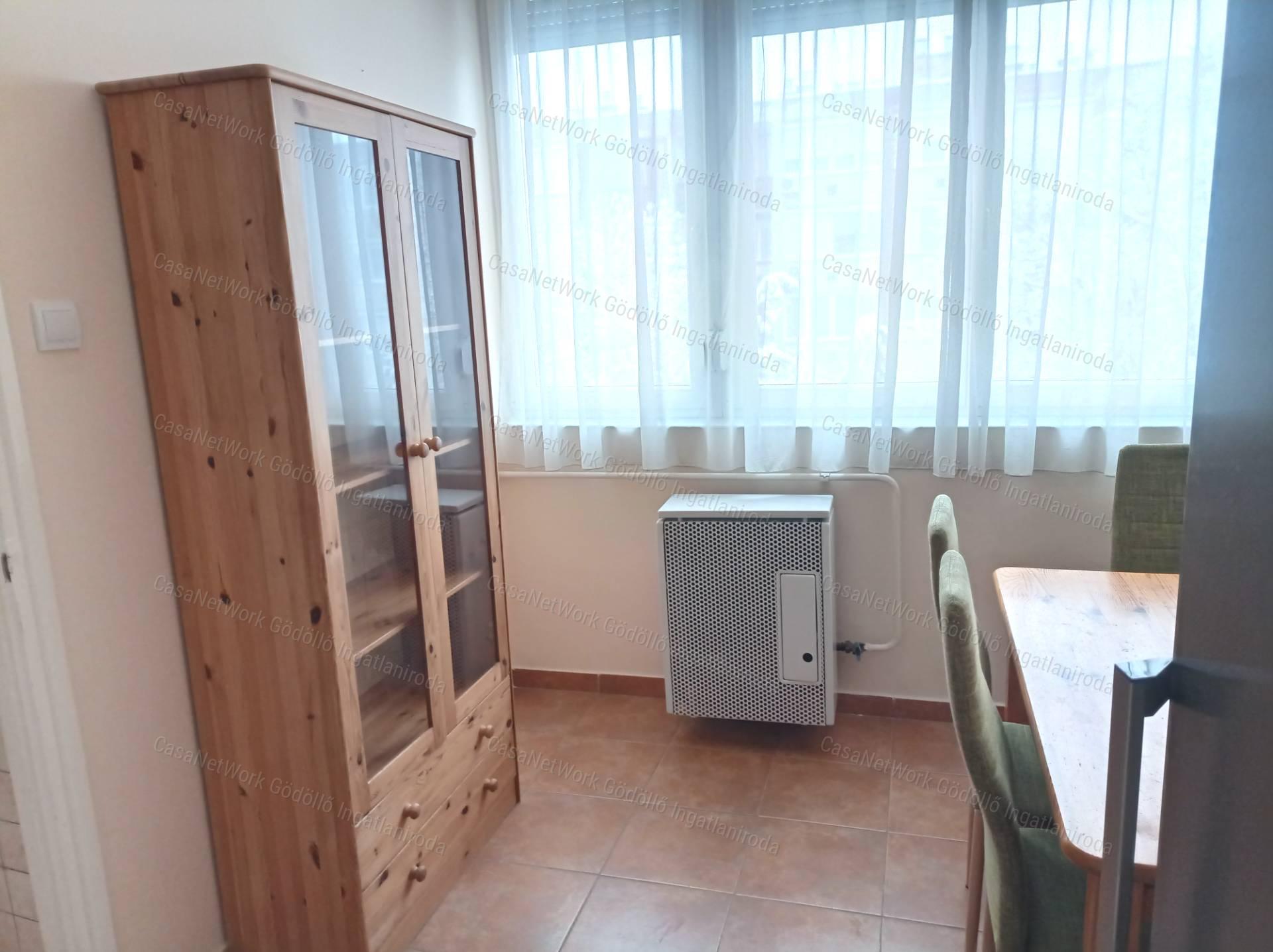 Belvárosi, csendes lakás hosszútávra kiadó