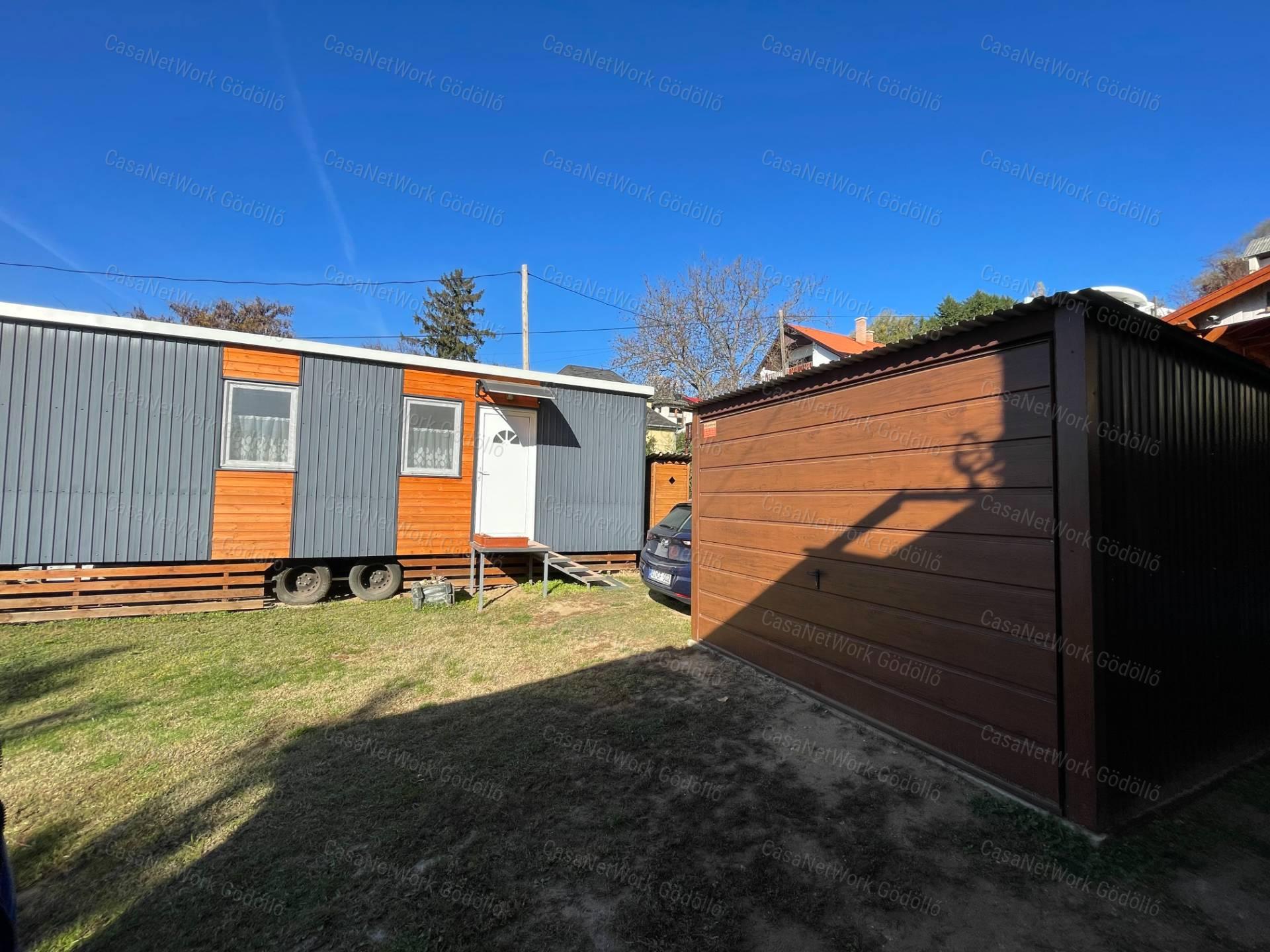 Panorámás telek mobil házzal