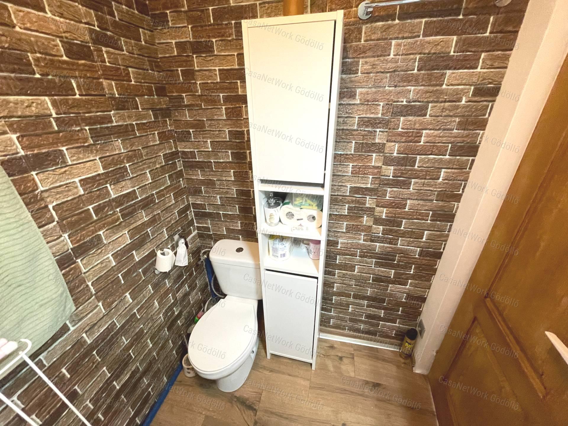 Panorámás telek mobil házzal