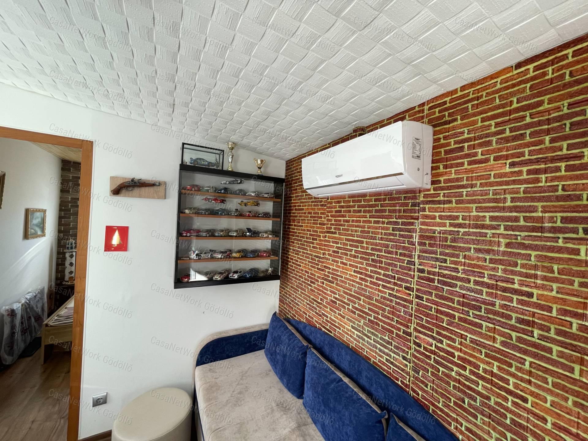 Panorámás telek mobil házzal