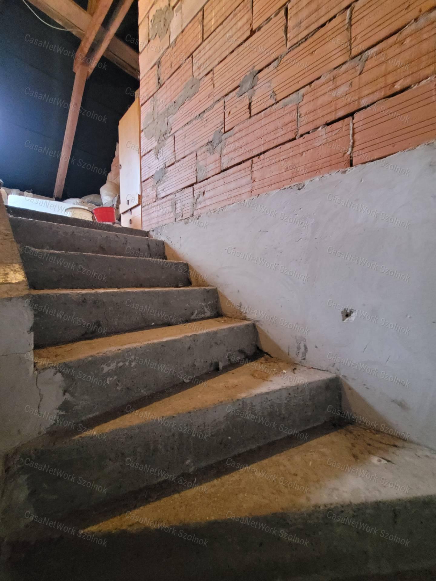 Két generáció? Nagy család? Otthon + vállalkozás egy helyen?