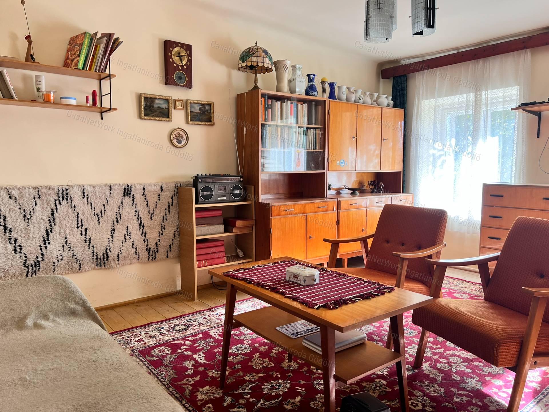 Vályogház, borospince 1 hektáron