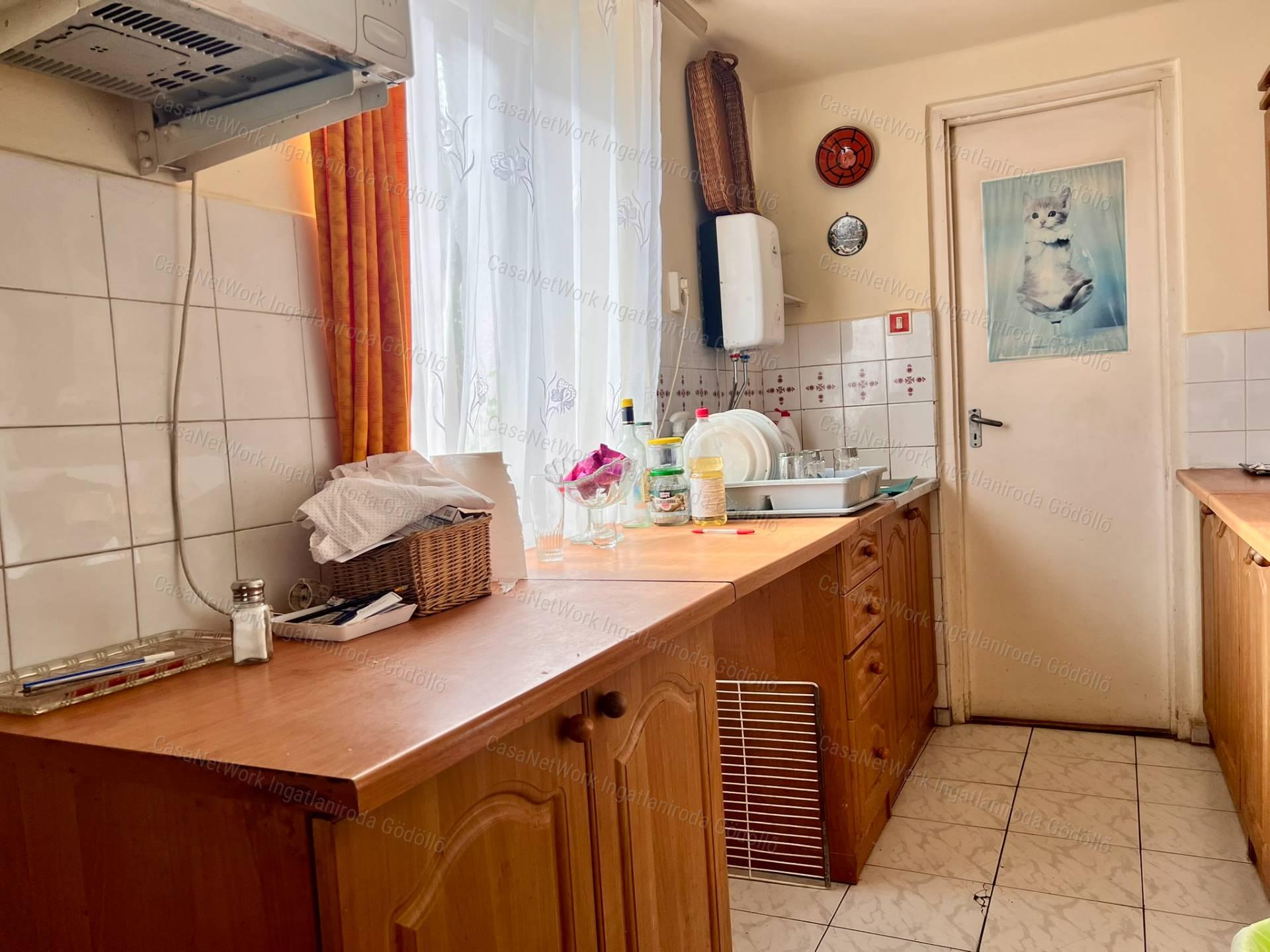 1 hektár a városban, lélegzetelállító panorámával