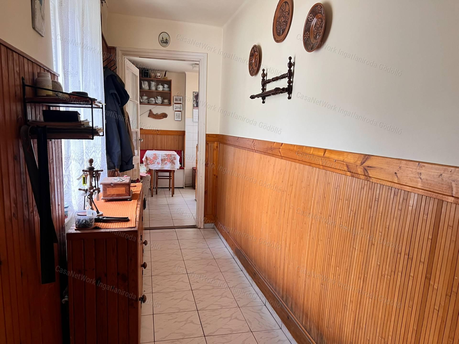1 hektár a városban, lélegzetelállító panorámával