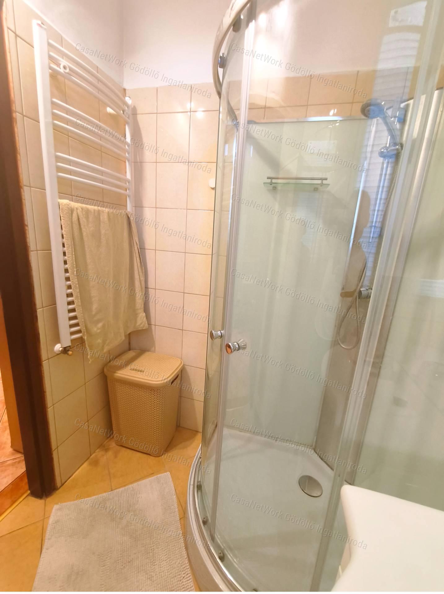 Napfényes lakás a megújuló Jözsefvárosban!