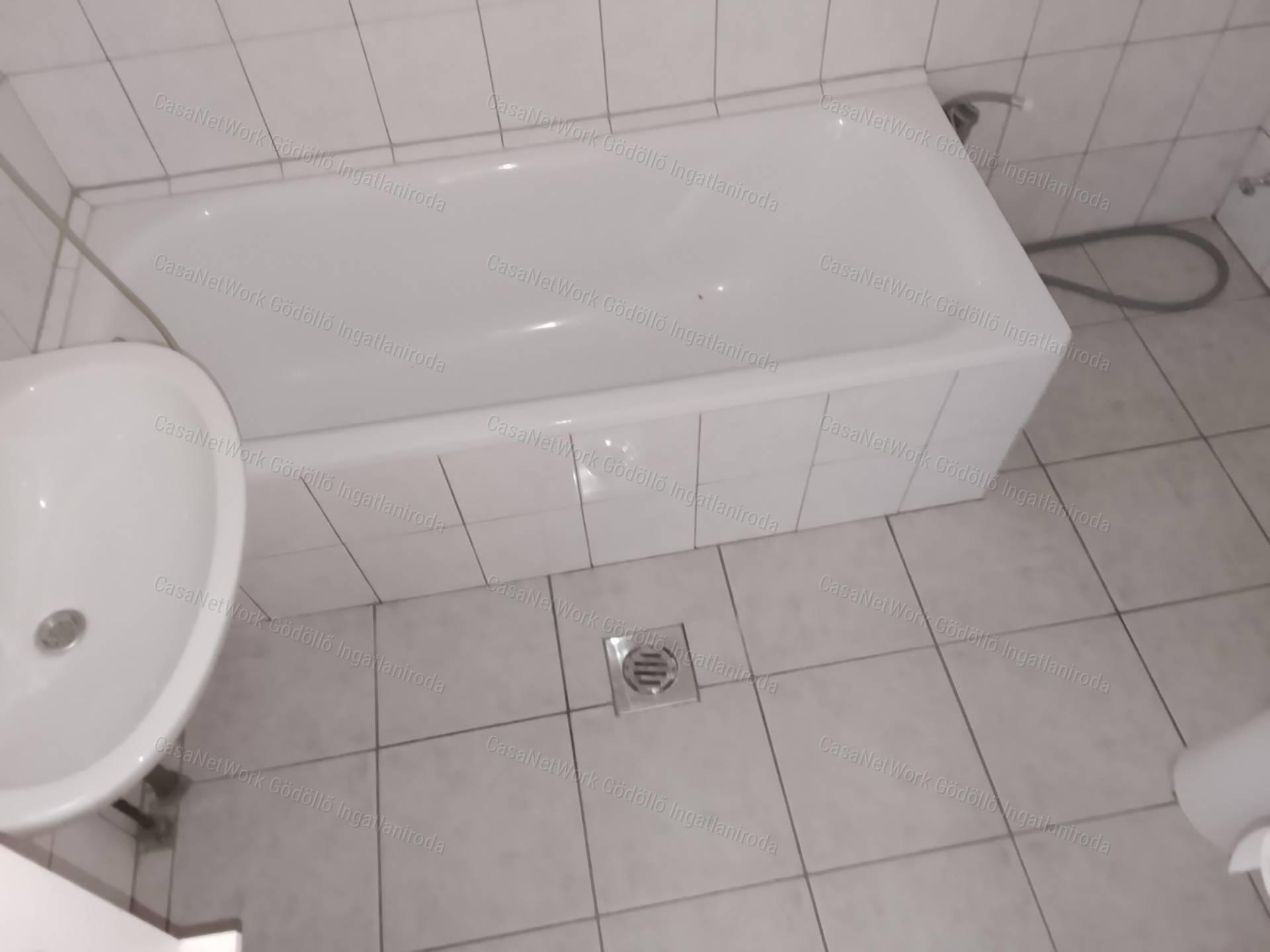 Panorámás hétvégi ház lakóövezetben