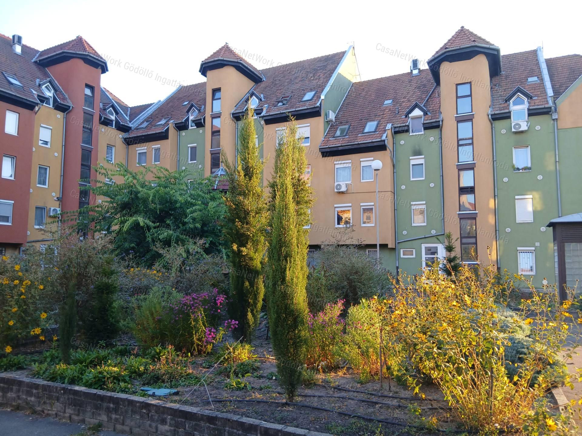 Trendin bútorozott, belvárosi lakás