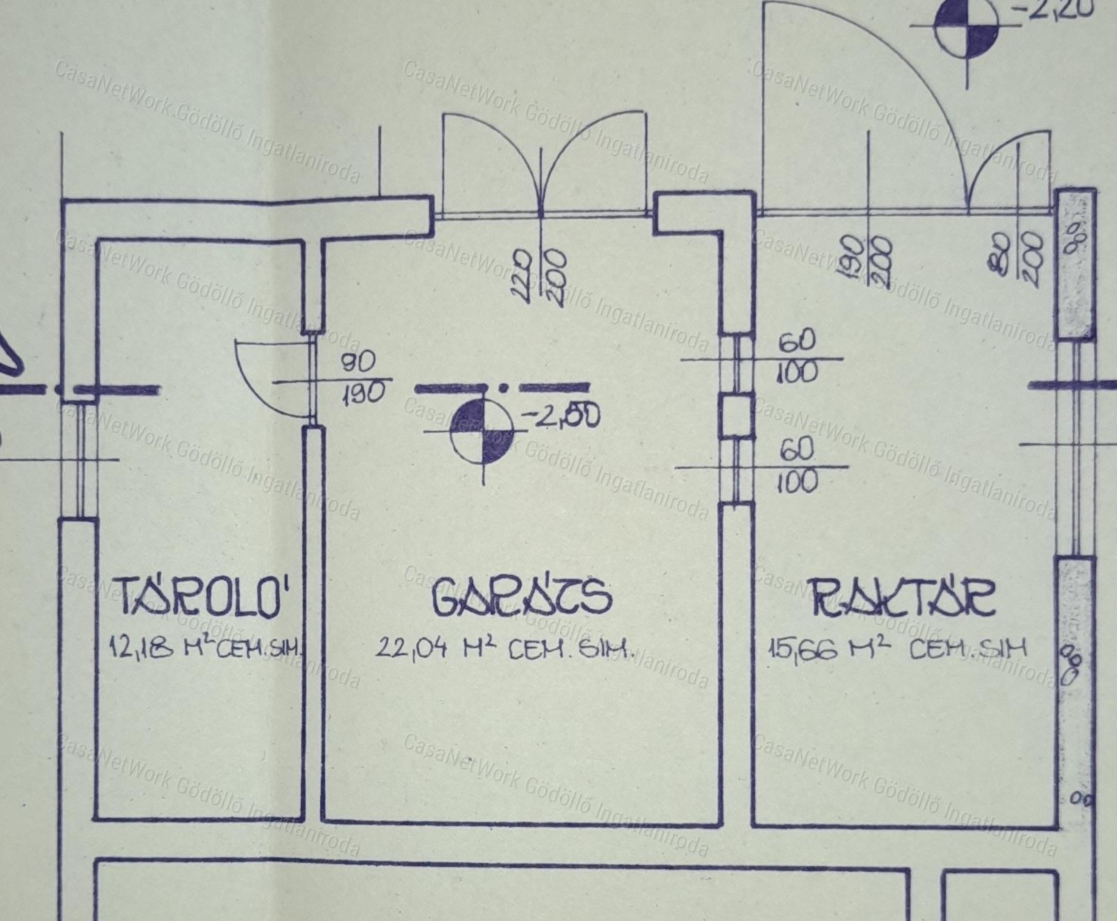 Család ház hasznos melléképületekkel