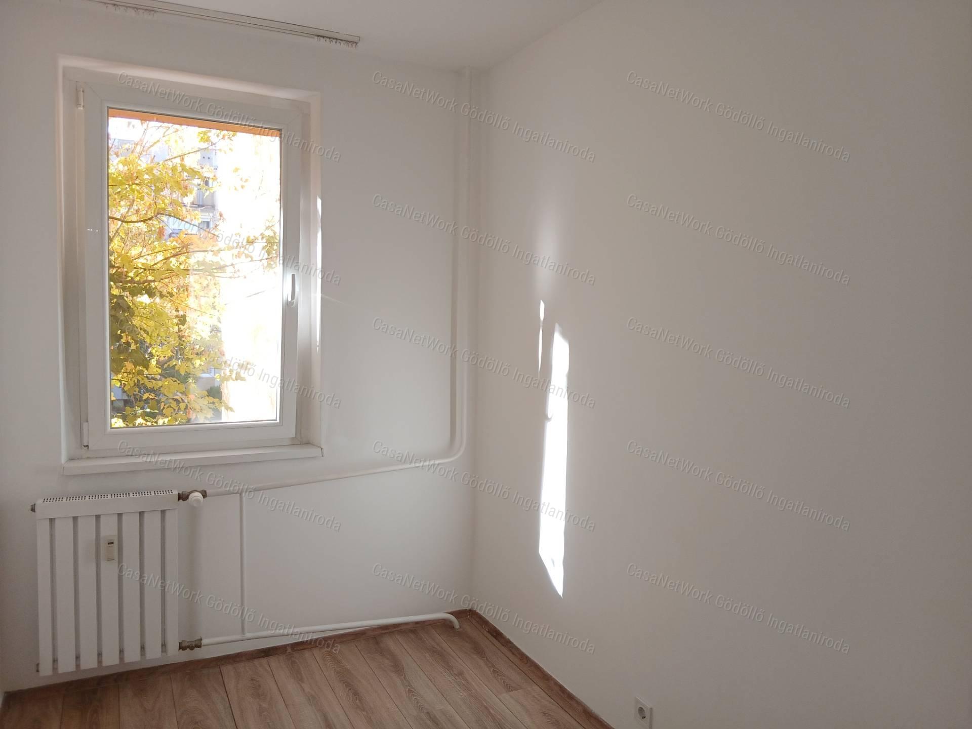 Kiadó felújított, erkélyes lakás Rákoskeresztúron