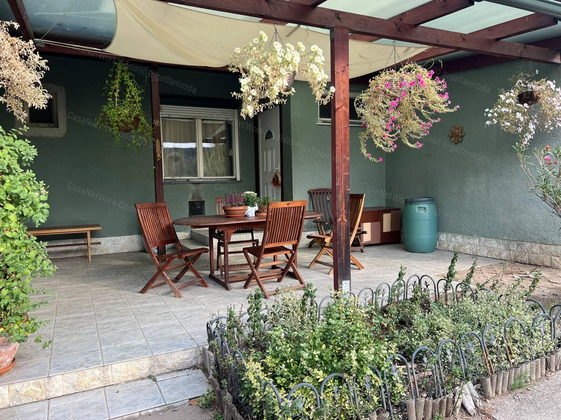 Családi ház egybenyitható apartmannal