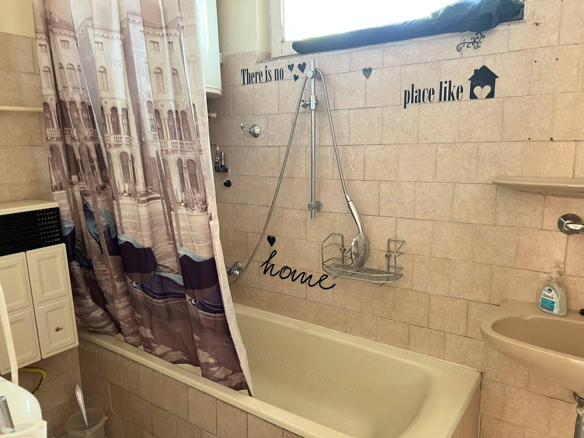 Családi ház egybenyitható apartmannal