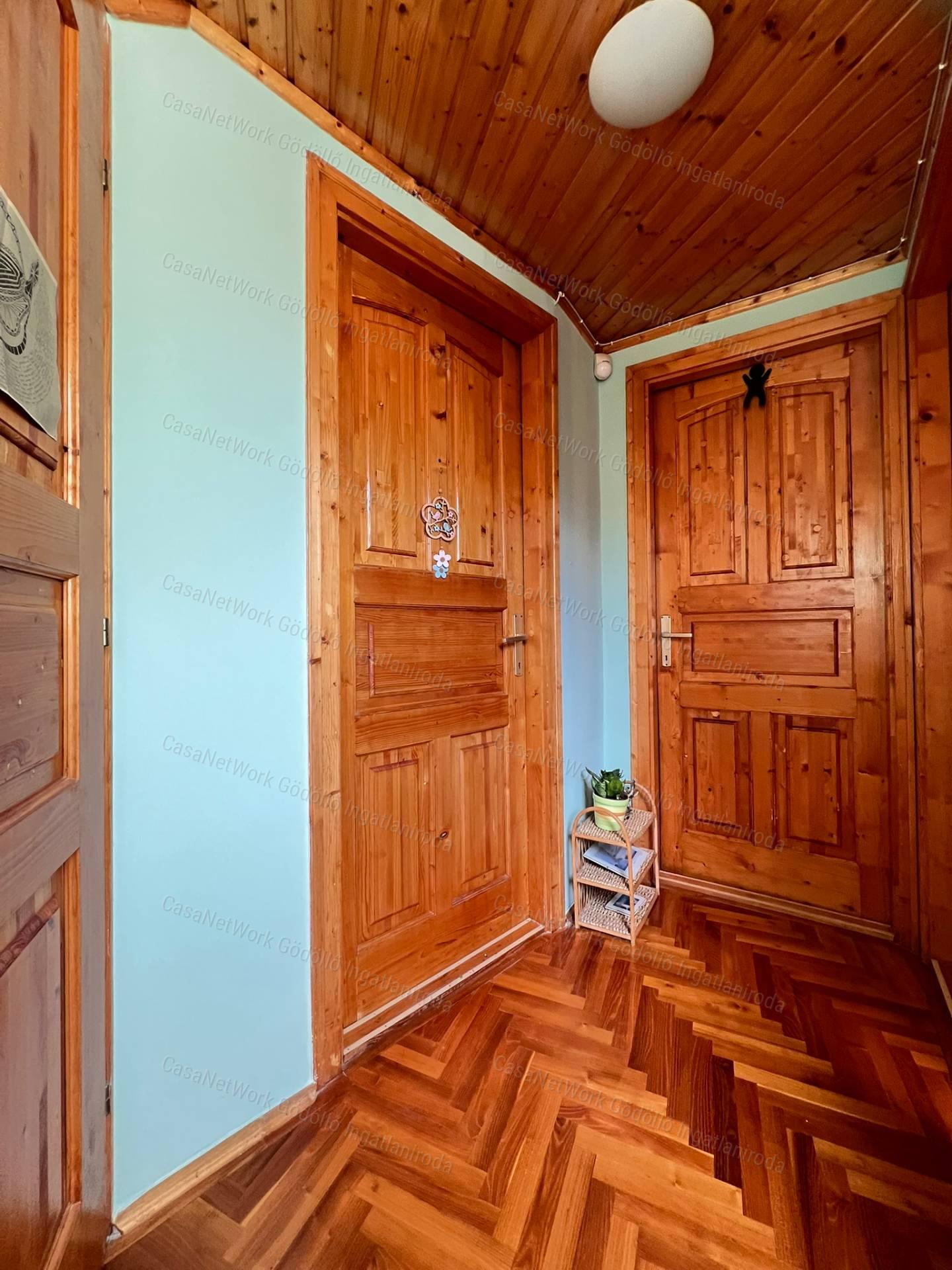 Családi ház egybenyitható apartmannal
