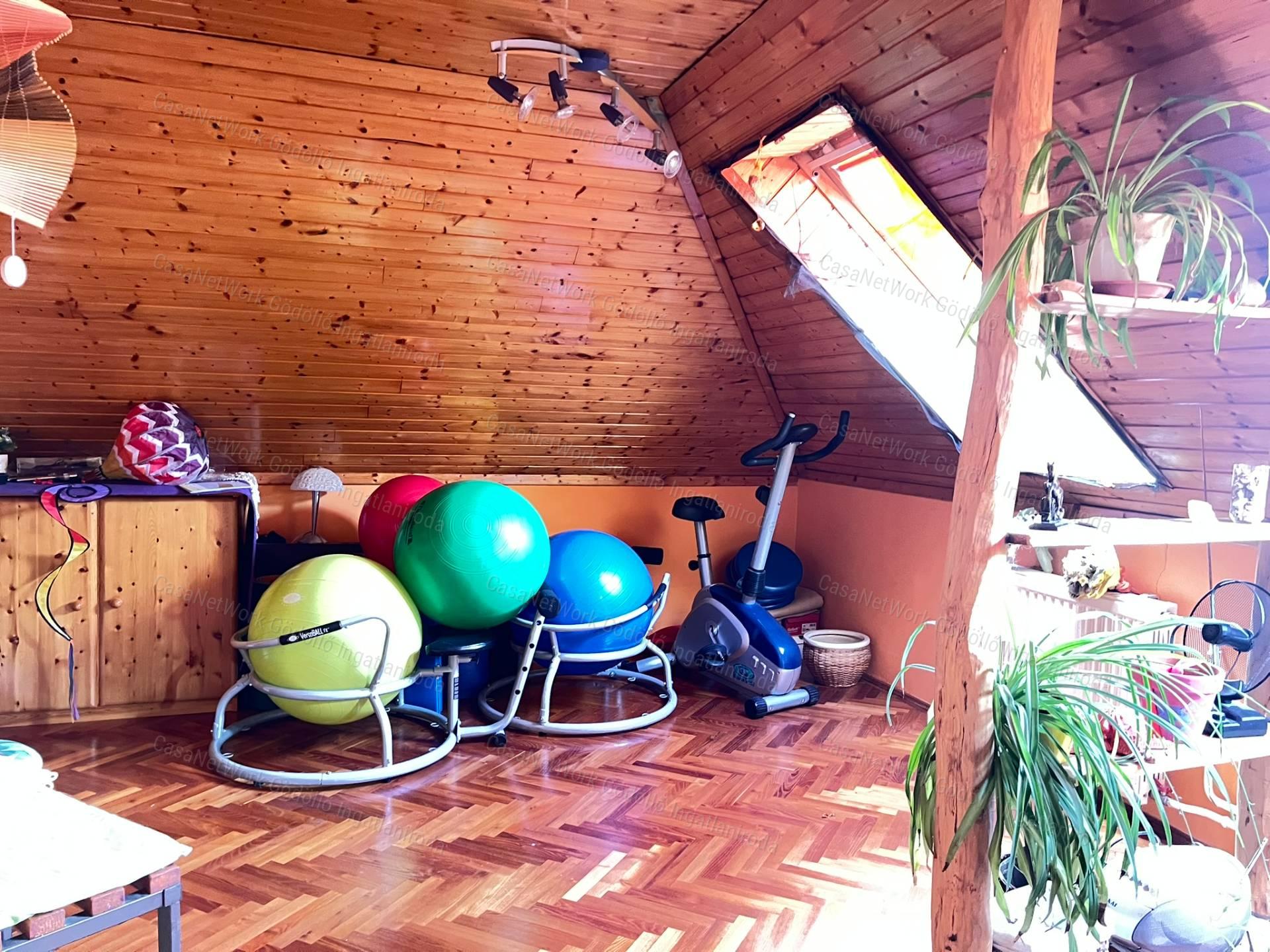Családi ház egybenyitható apartmannal