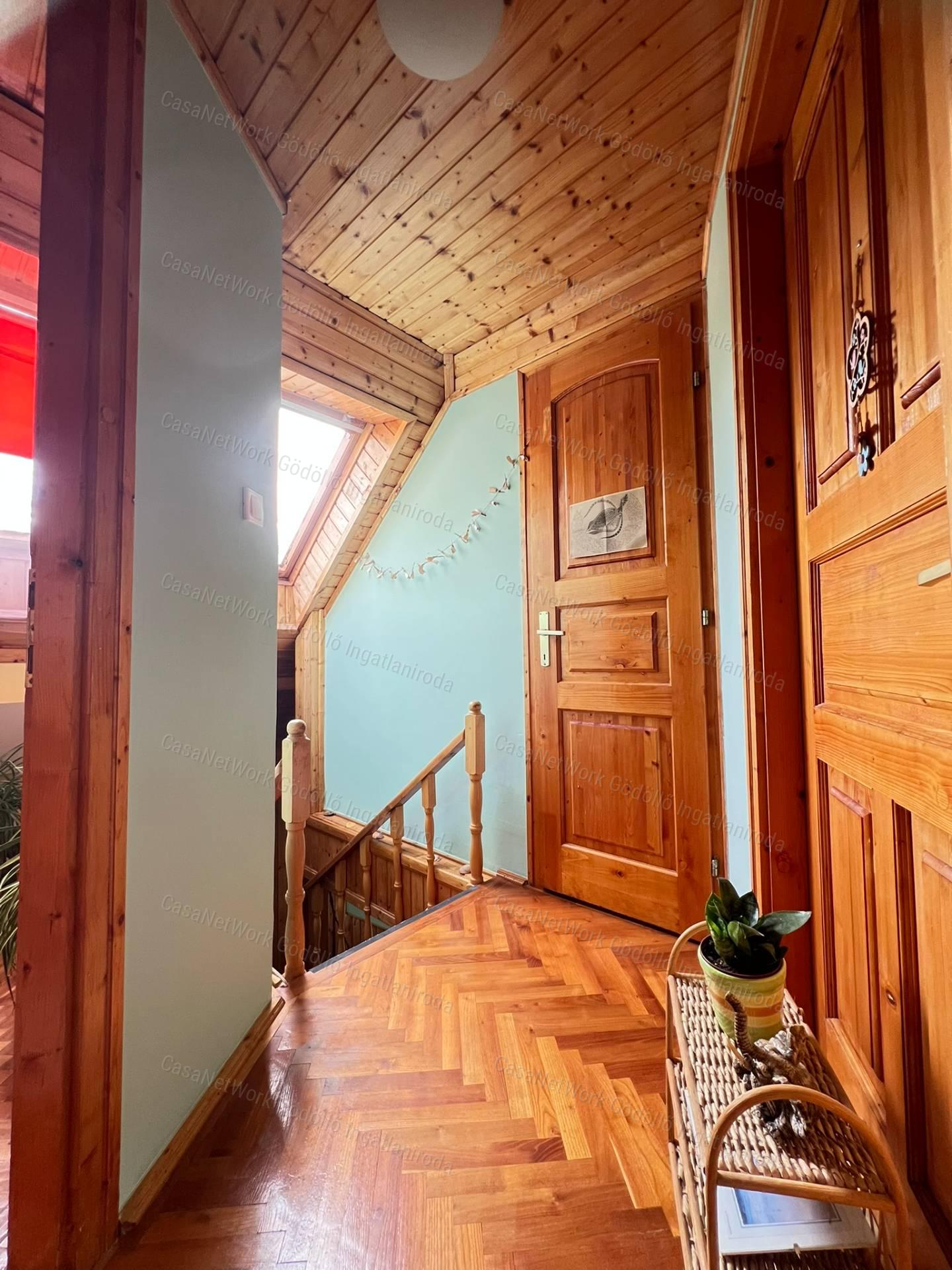 Családi ház egybenyitható apartmannal