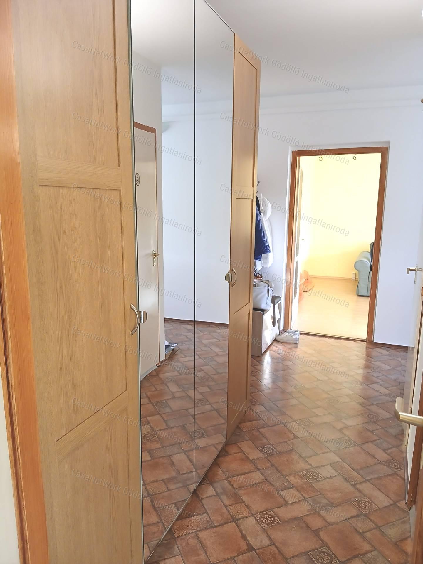 Belvárosban 2 szobás lakás kiadó