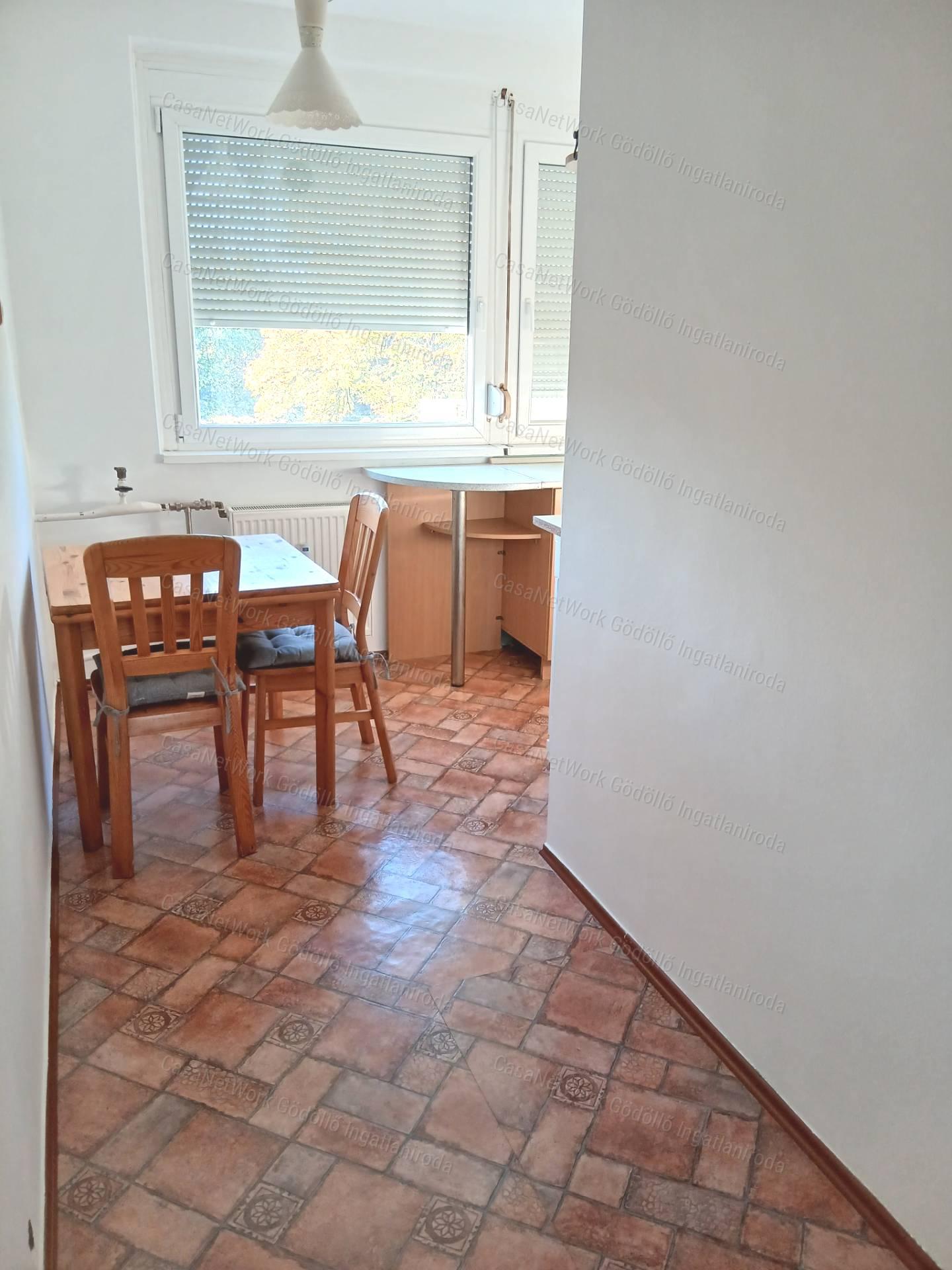 Belvárosban 2 szobás lakás kiadó