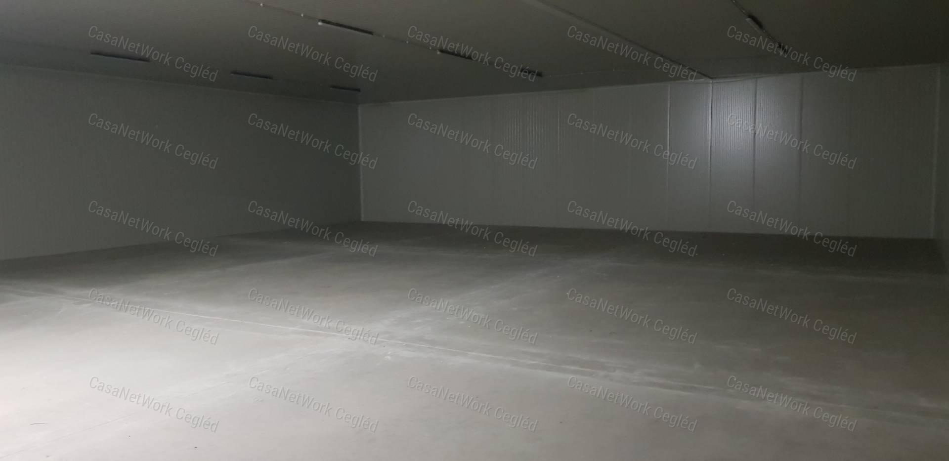 KIADÓ SZANKI HŰTŐHÁZ ÉS RAKTÁR 2130 m2