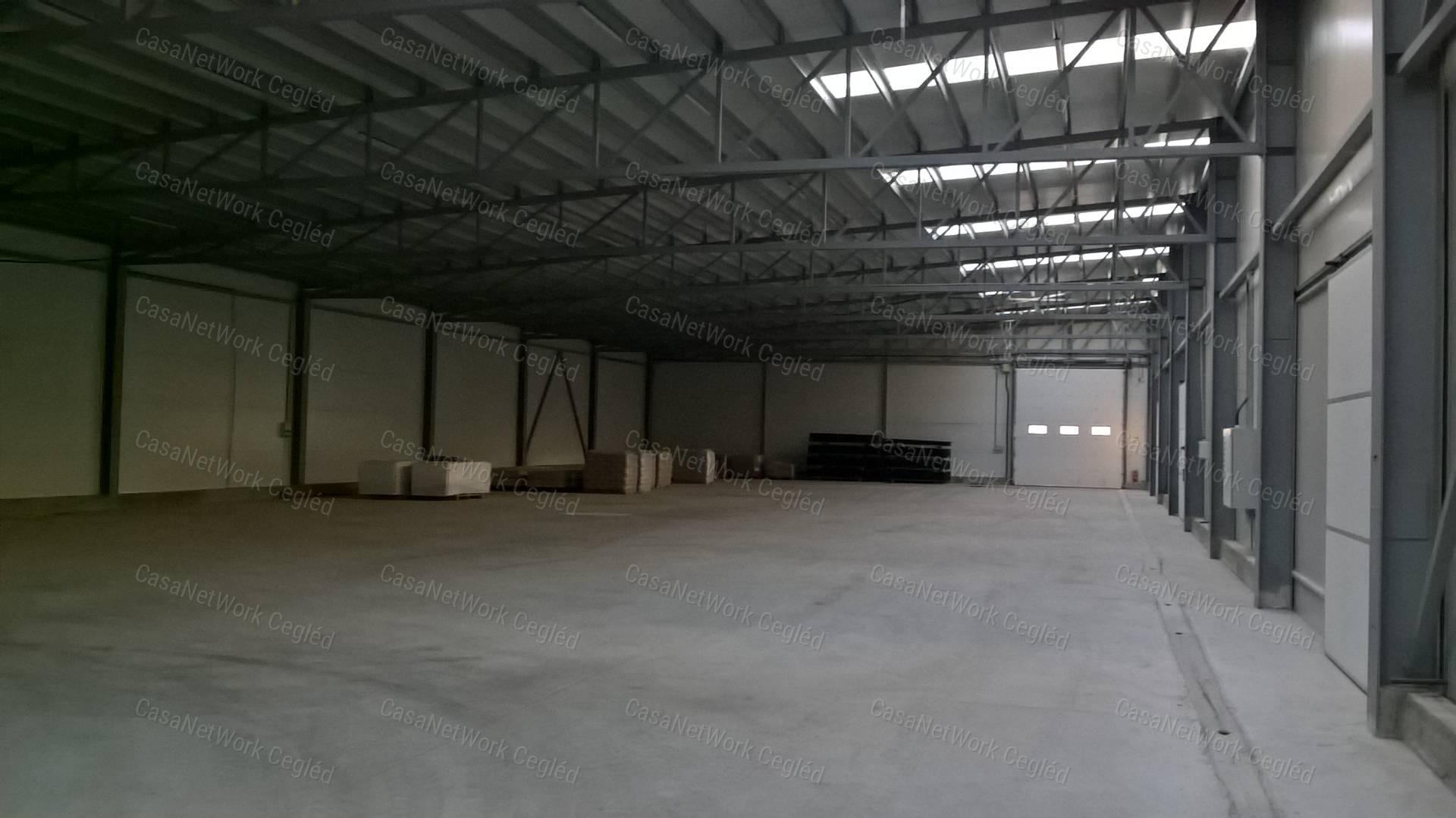 KIADÓ SZANKI HŰTŐHÁZ ÉS RAKTÁR 2130 m2
