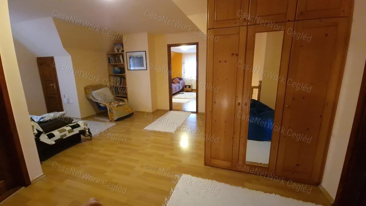 Kétszintes családi ház nagy telekkel eladó Cegléden!