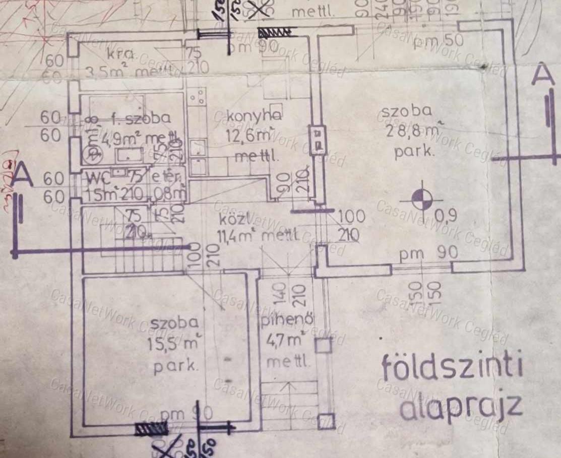 Kétszintes családi ház nagy telekkel eladó Cegléden!