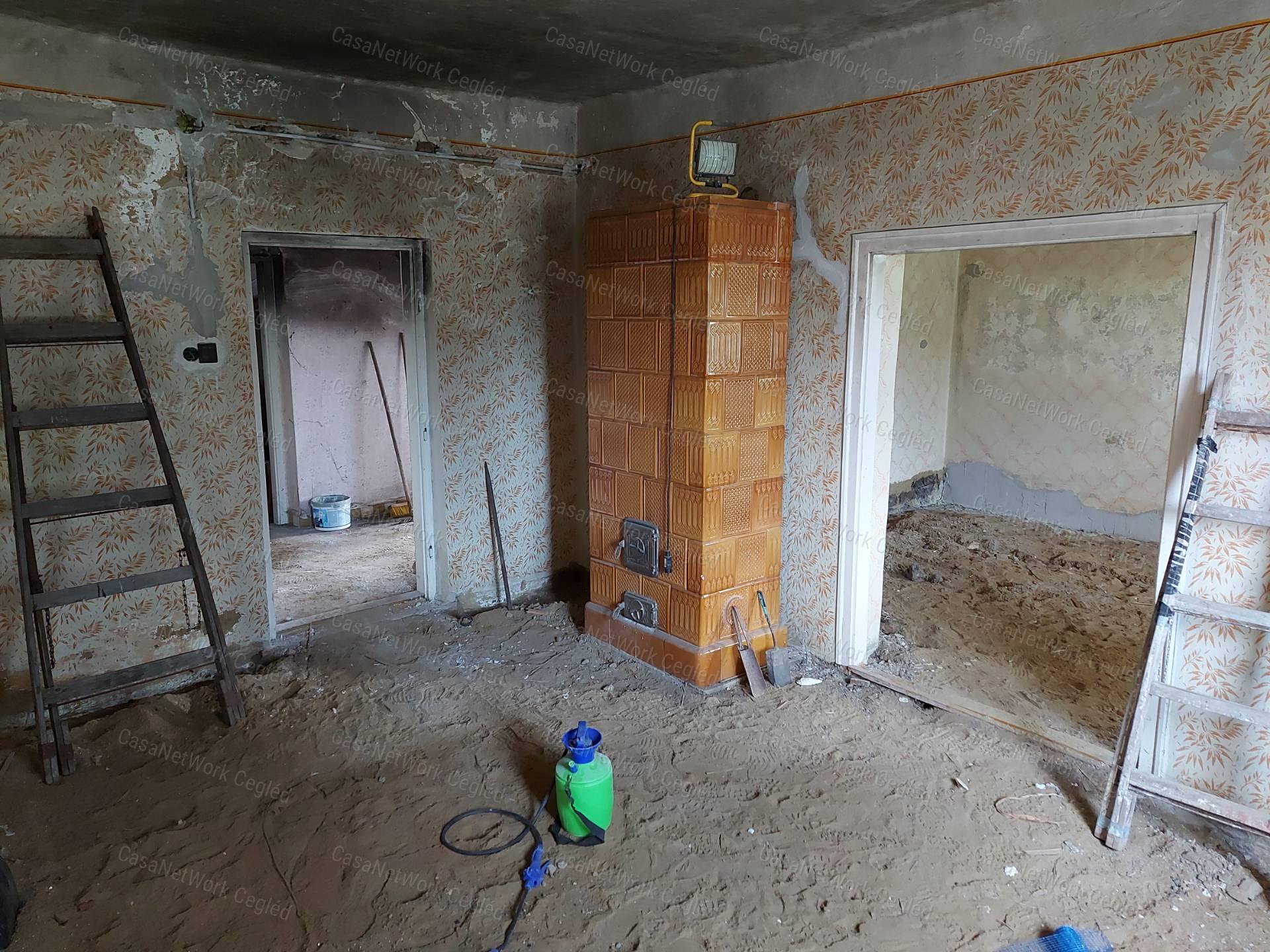 ELADÓ ABÁDSZALÓKON 110 m2 CSALÁDI HÁZ